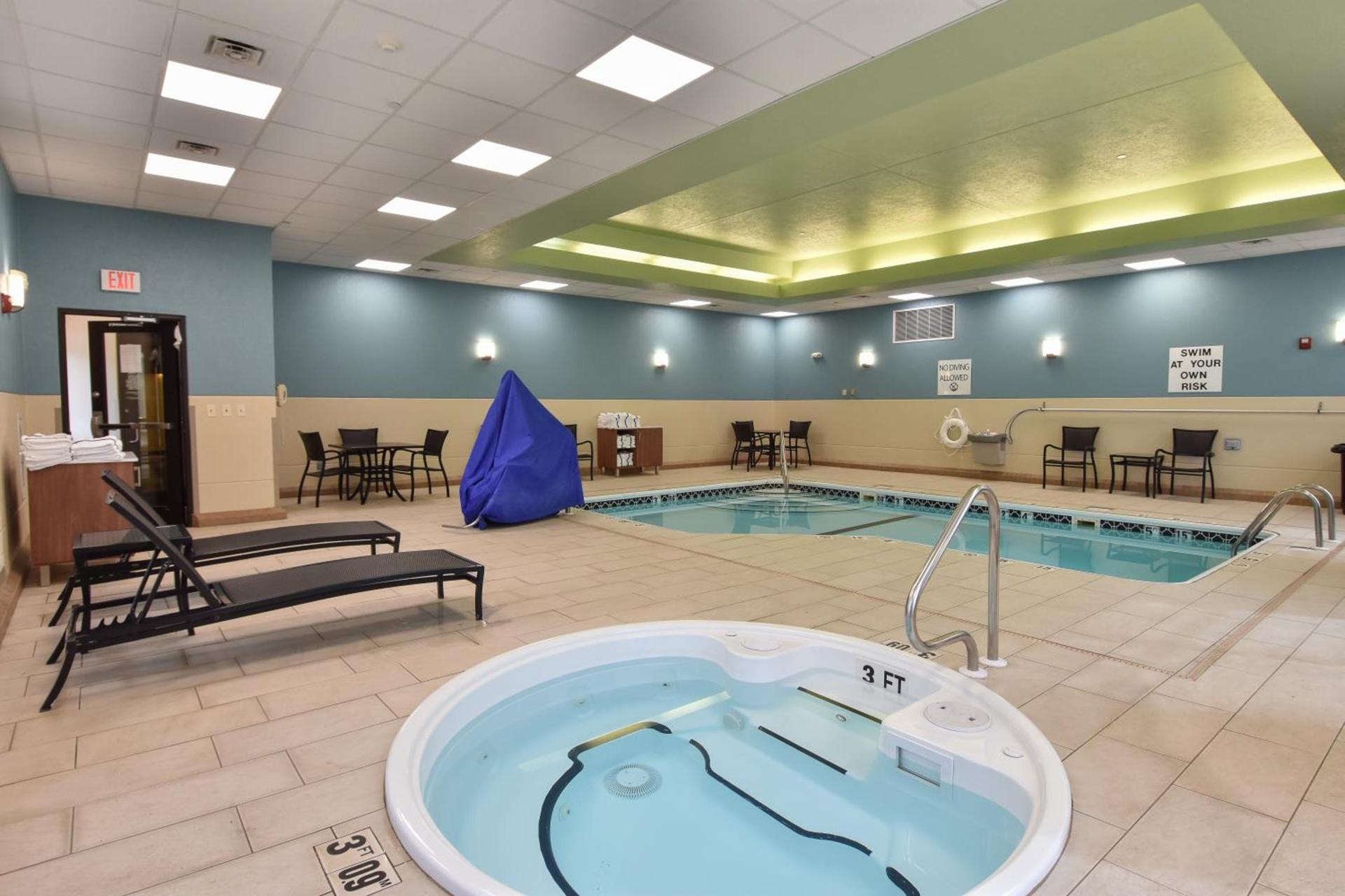 Holiday Inn Express and Suites Springfield Medical District by IHG photo 18