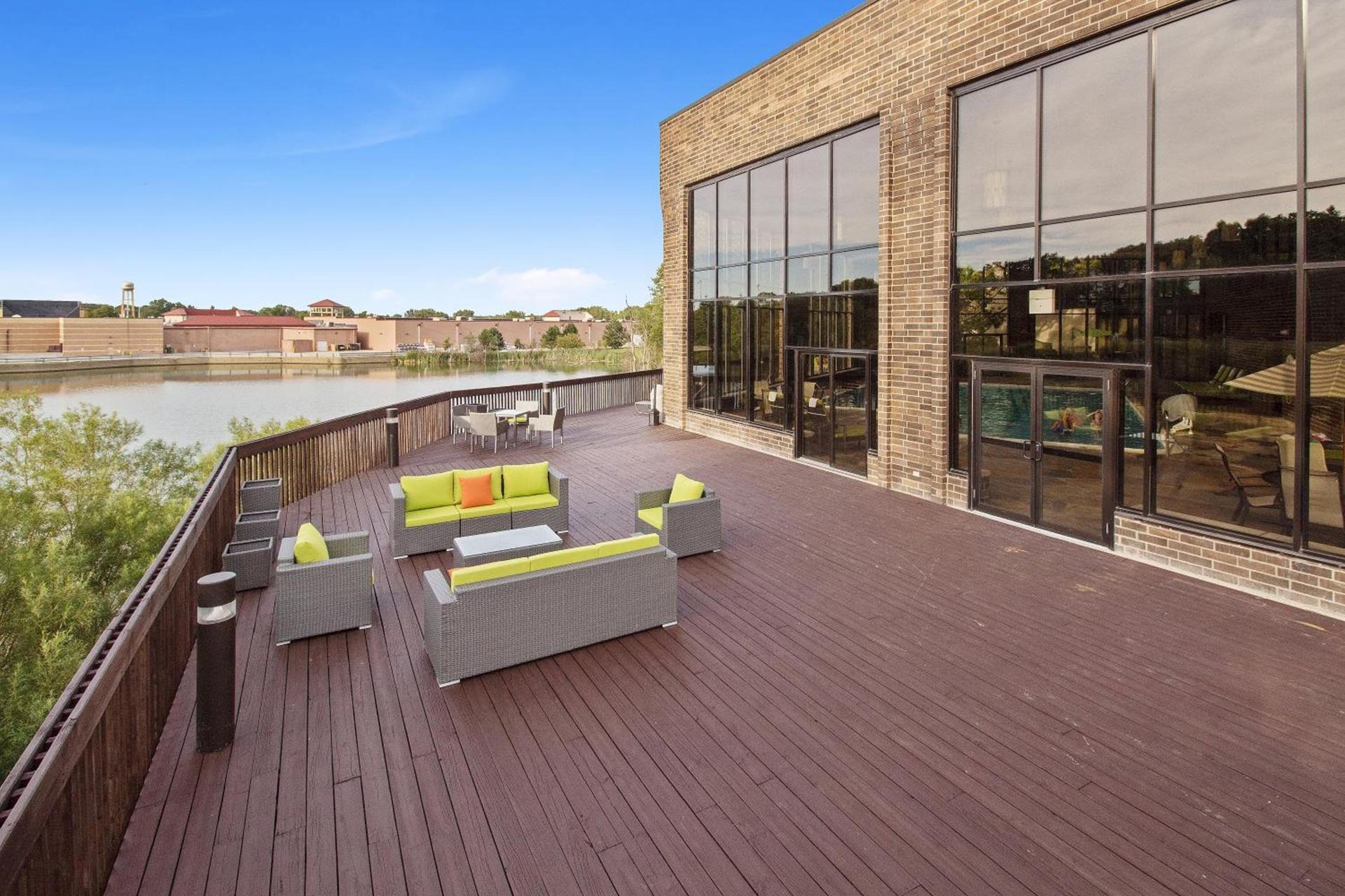 Holiday Inn Chicago Nw Crystal Lk Conv Ctr by IHG photo 7