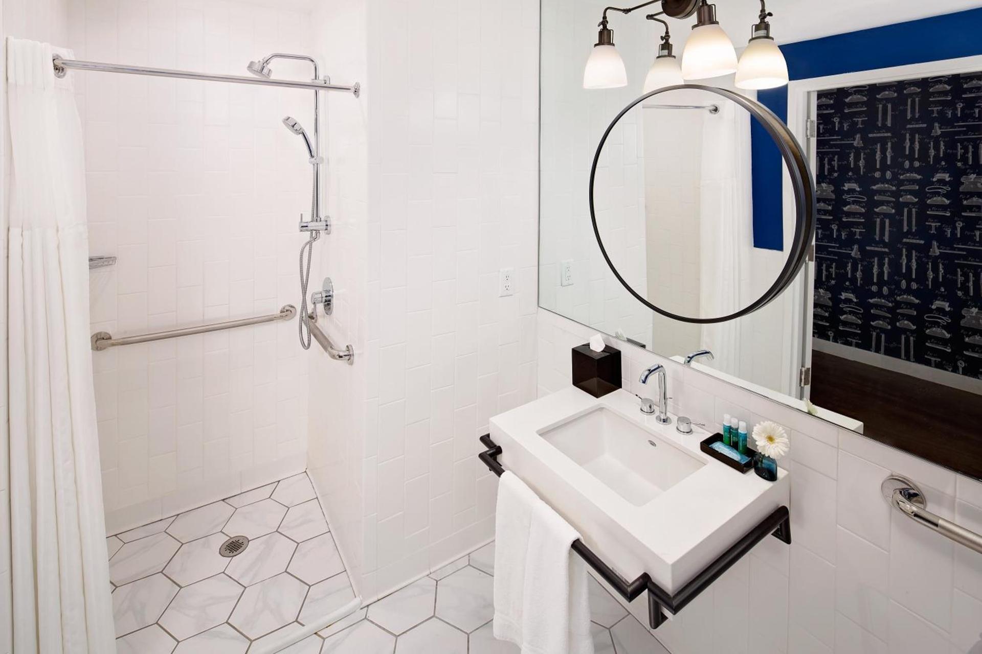 Hotel Indigo Boston Garden by IHG photo 82