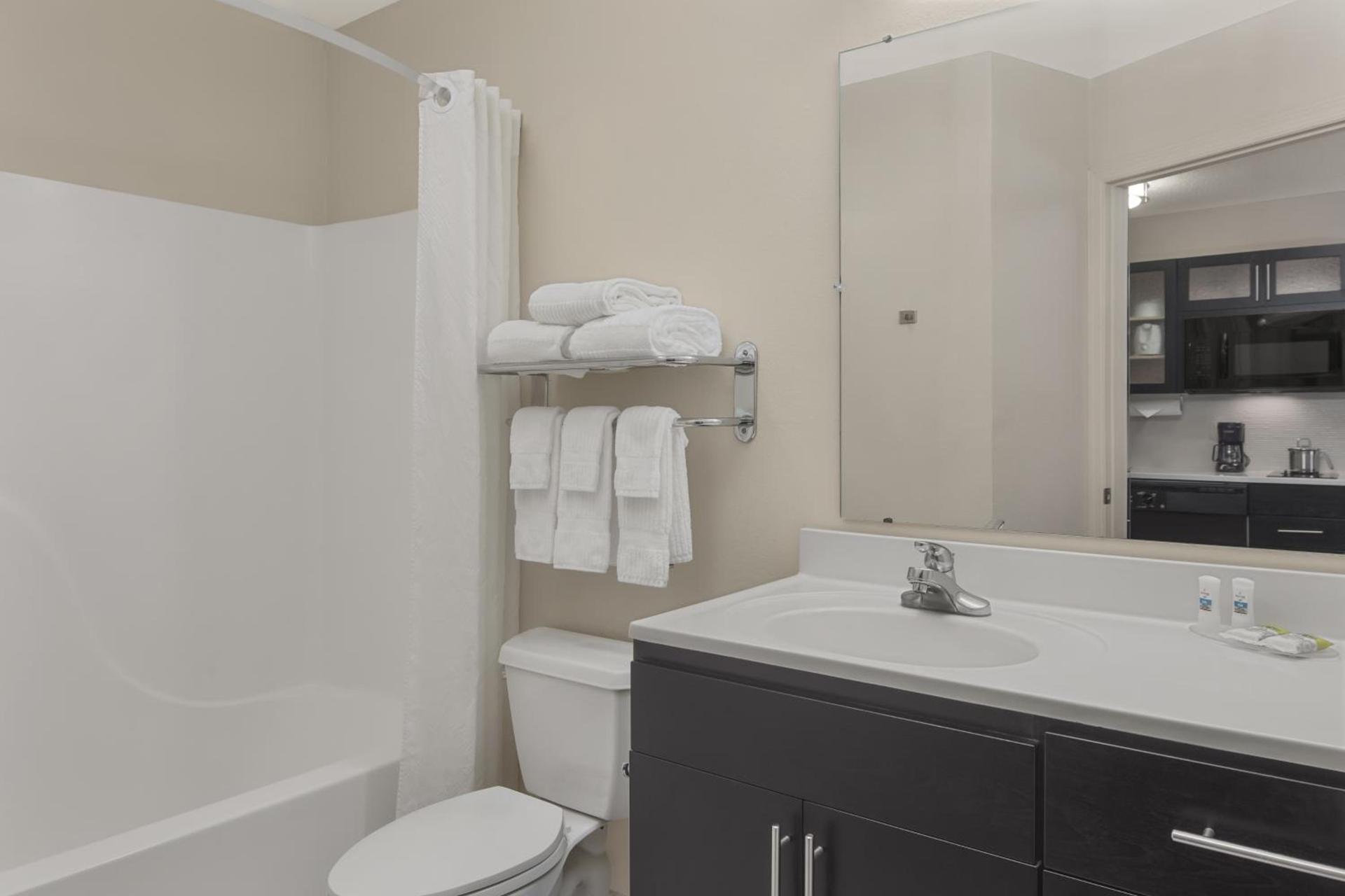 Candlewood Suites Raleigh Crabtree by IHG photo 3