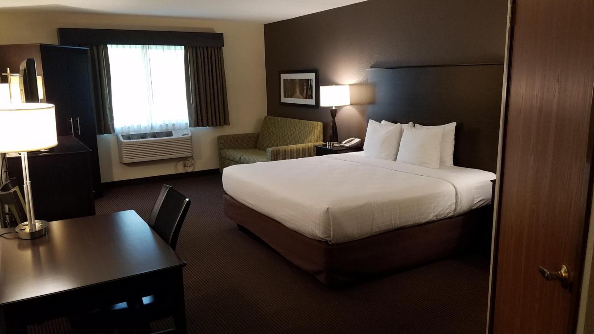 AmericInn by Wyndham Rhinelander photo 9