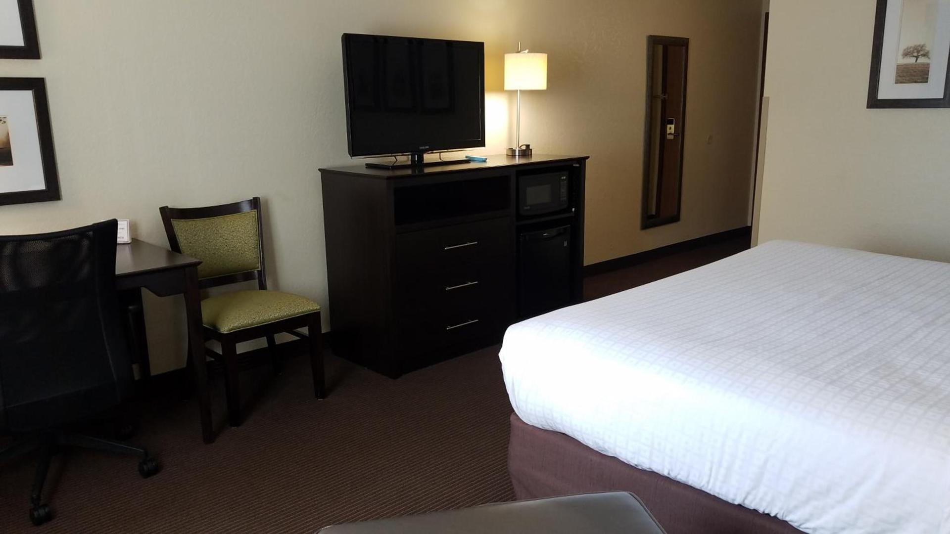AmericInn by Wyndham Rhinelander photo 7