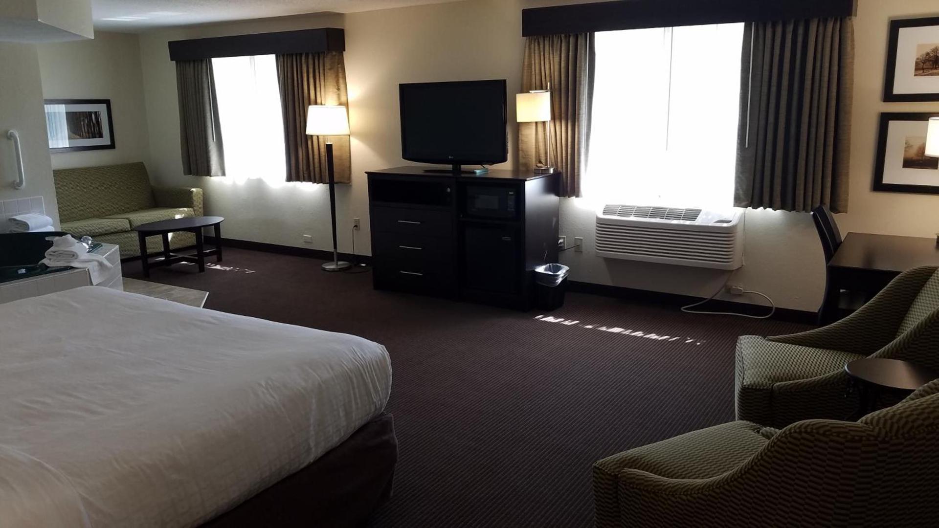 AmericInn by Wyndham Rhinelander photo 5