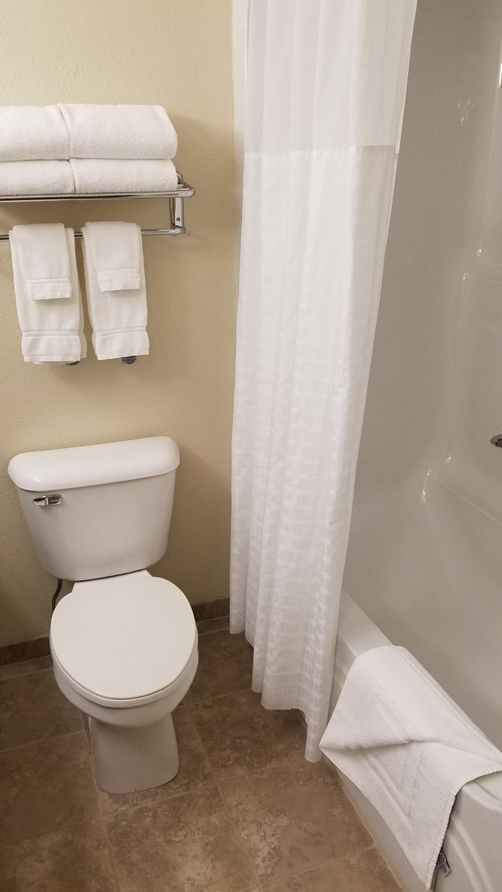 AmericInn by Wyndham Rhinelander photo 4