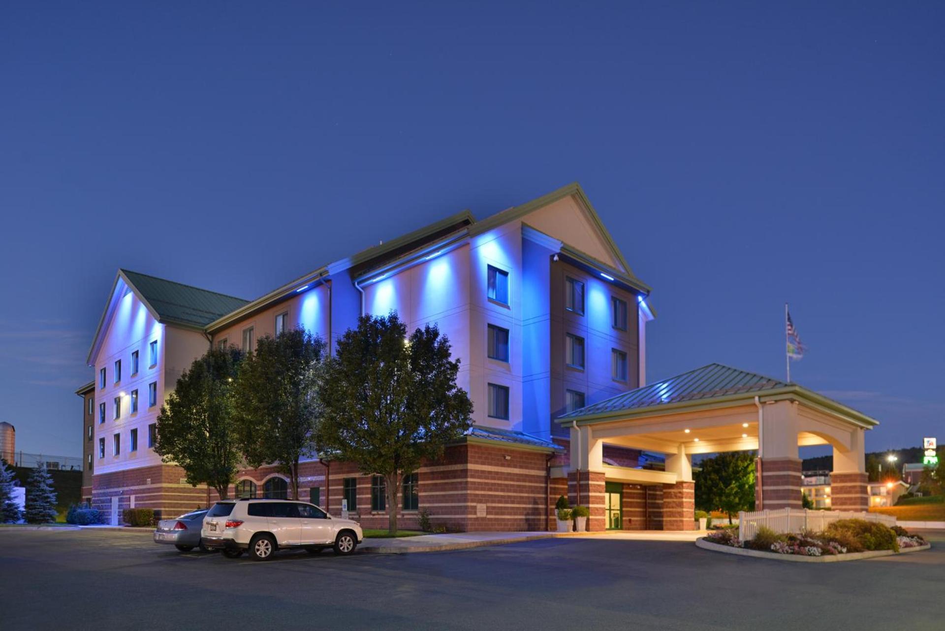 Holiday Inn Express Breezewood by IHG photo 13