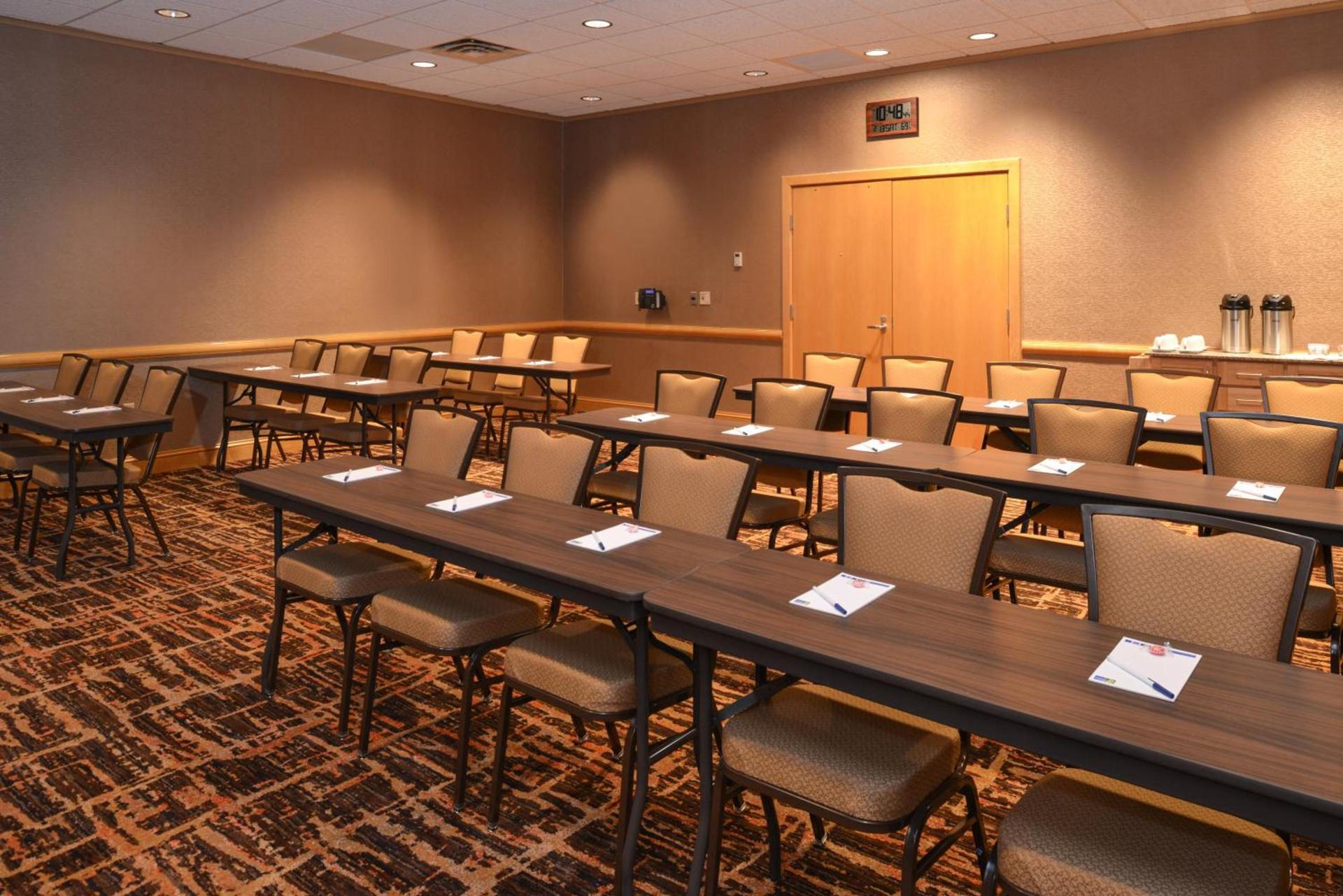 Holiday Inn Express Breezewood by IHG photo 38