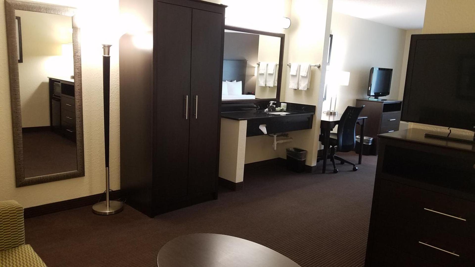 AmericInn by Wyndham Rhinelander photo 2