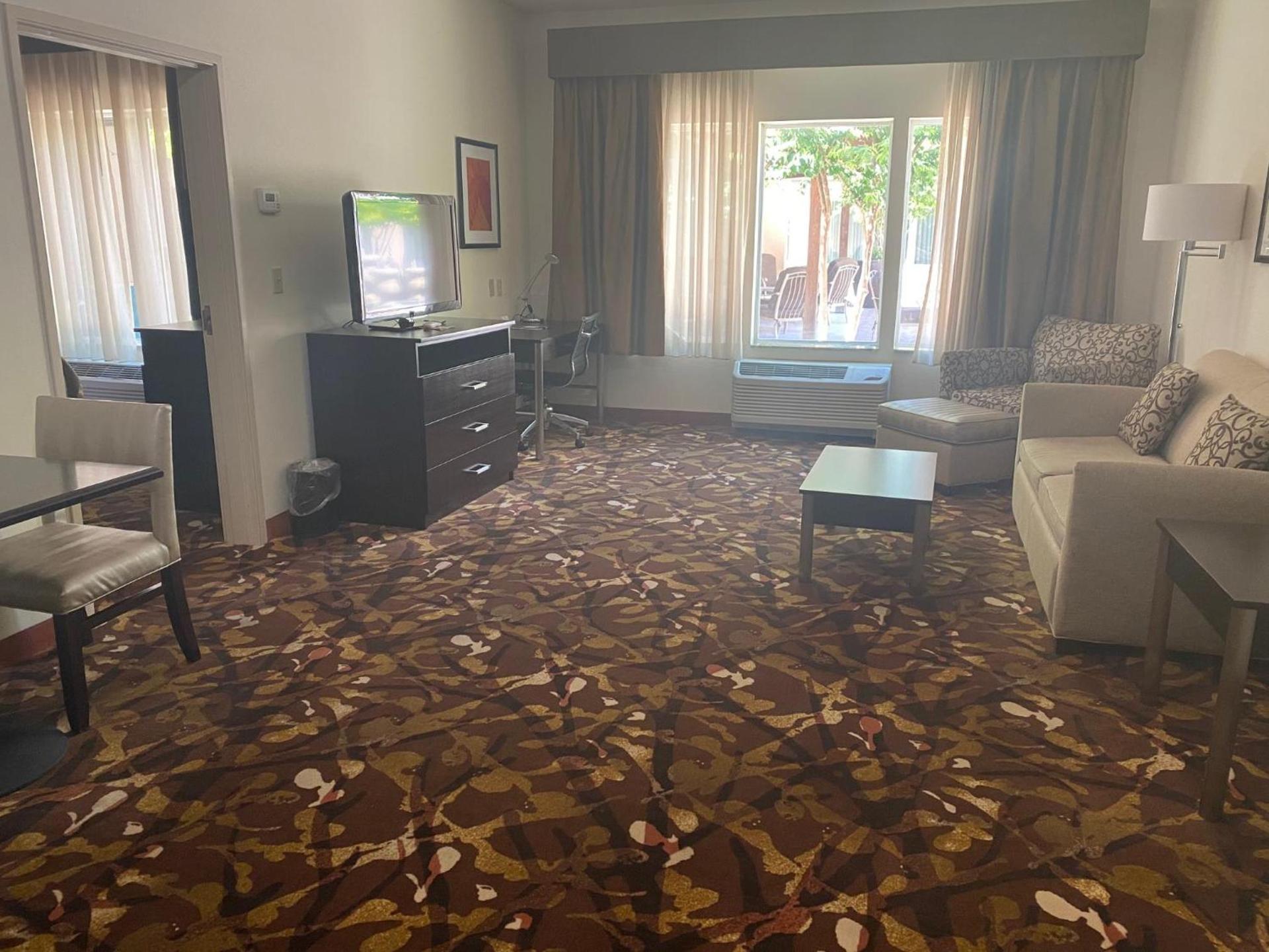 Baymont by Wyndham Hobbs photo 10