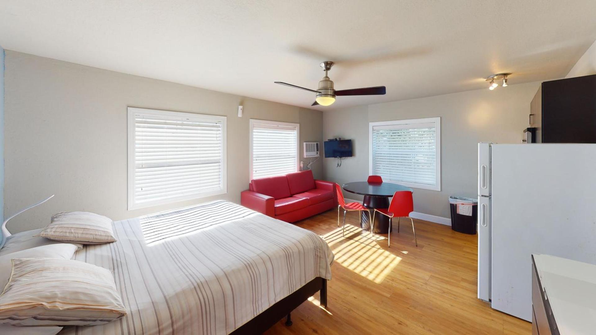 Sun Beach Inn photo 32