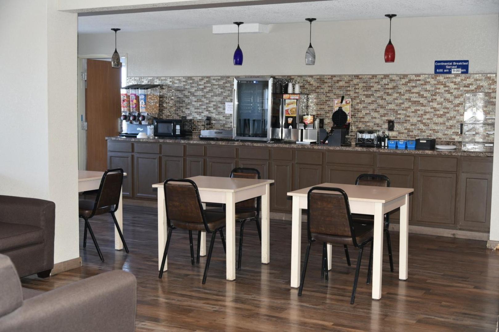 Microtel Inn & Suites by Wyndham Fond Du Lac photo 7