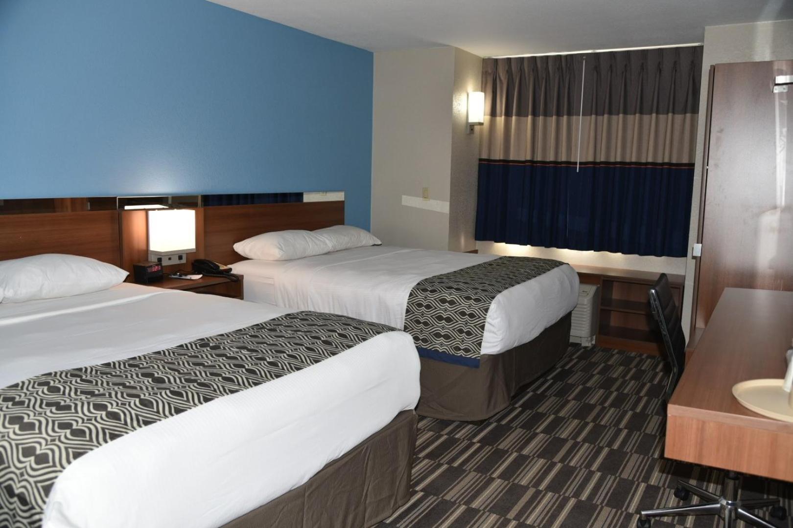Microtel Inn & Suites by Wyndham Fond Du Lac photo 4