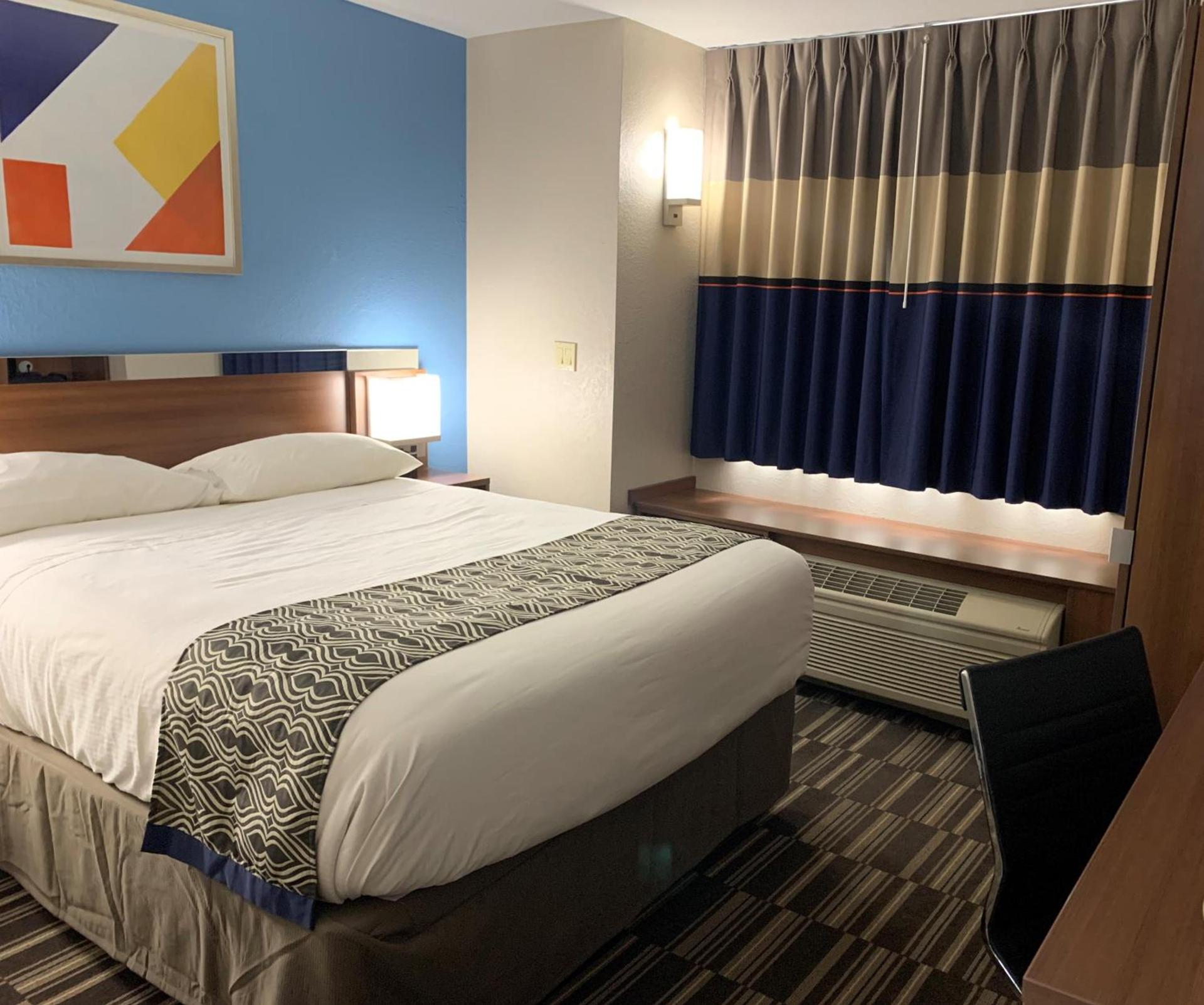Microtel Inn & Suites by Wyndham Fond Du Lac photo 3