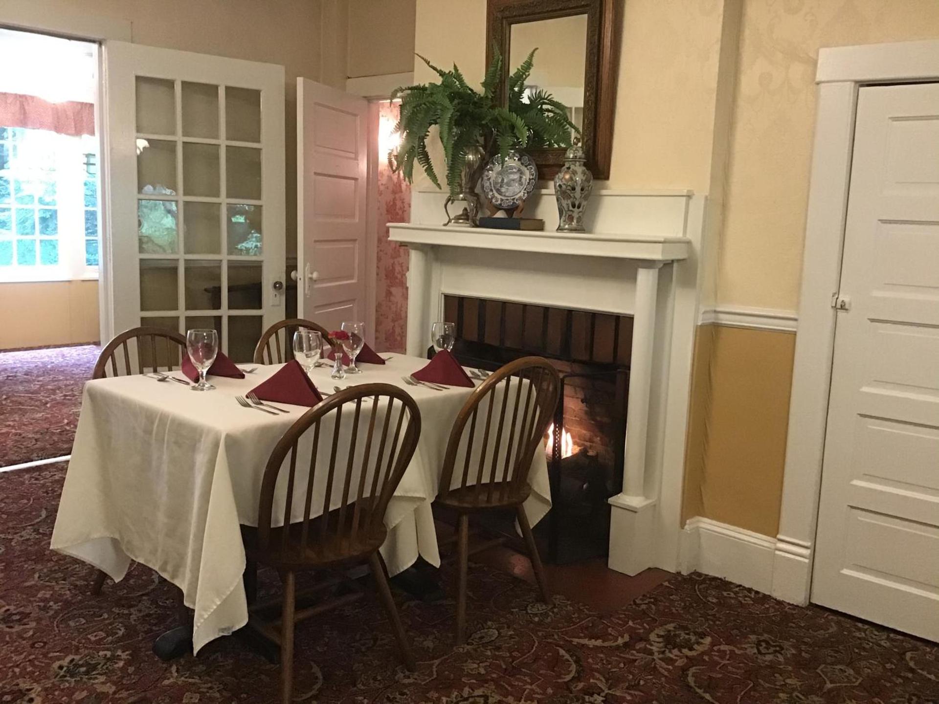 Red Rocker Inn photo 27