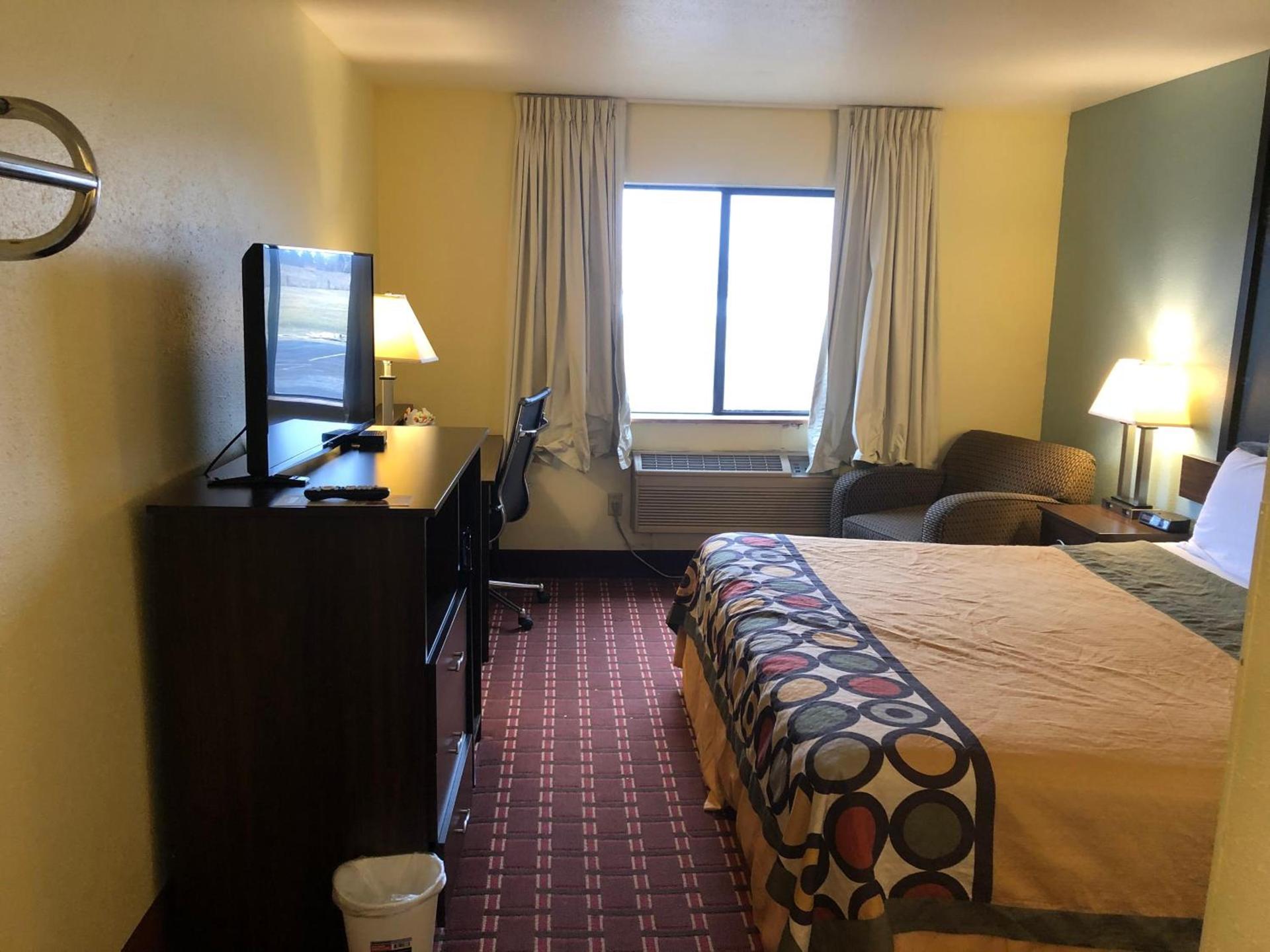 Super 8 by Wyndham Plover Stevens Point Area photo 21