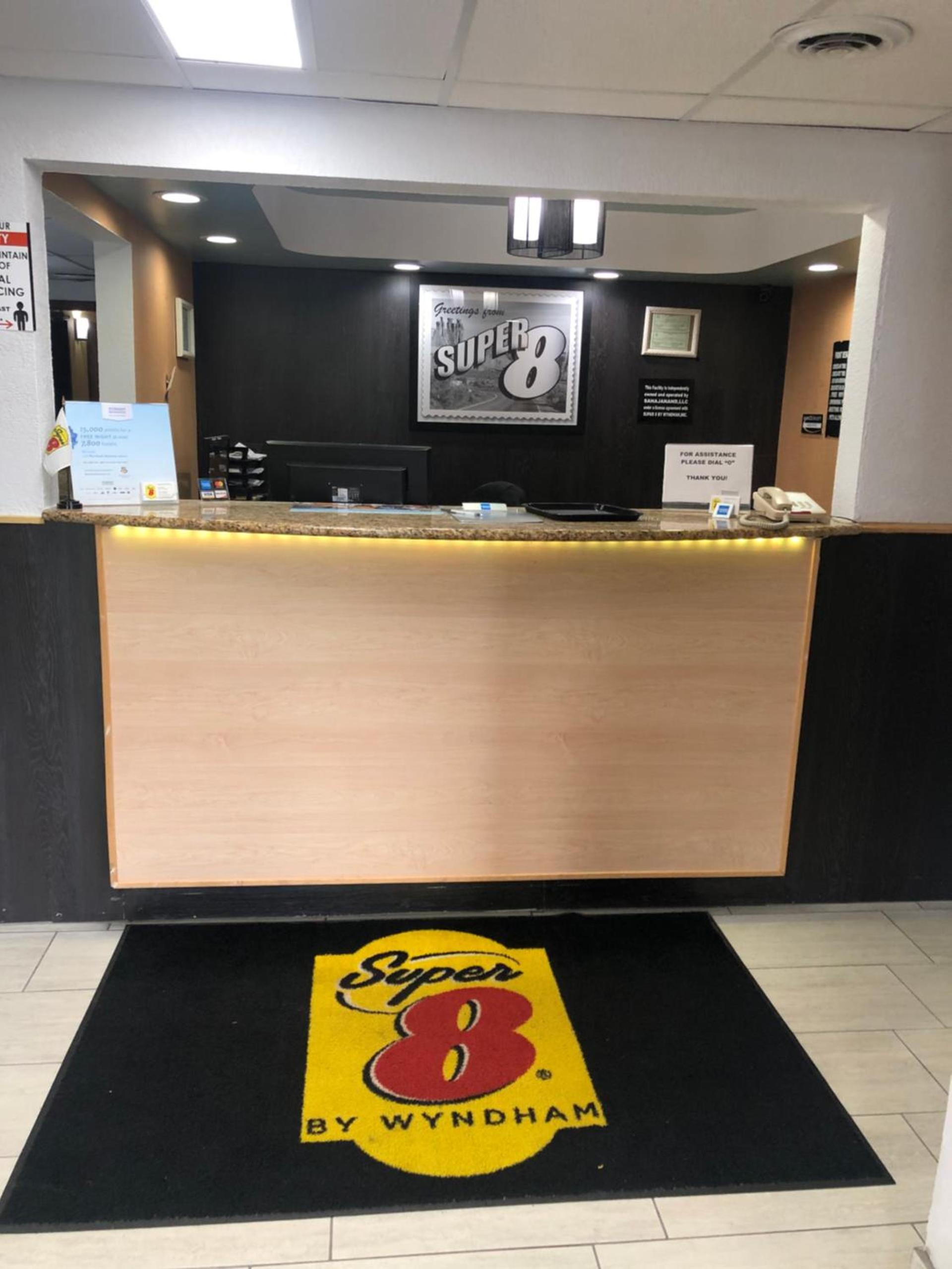 Super 8 by Wyndham Plover Stevens Point Area photo 17