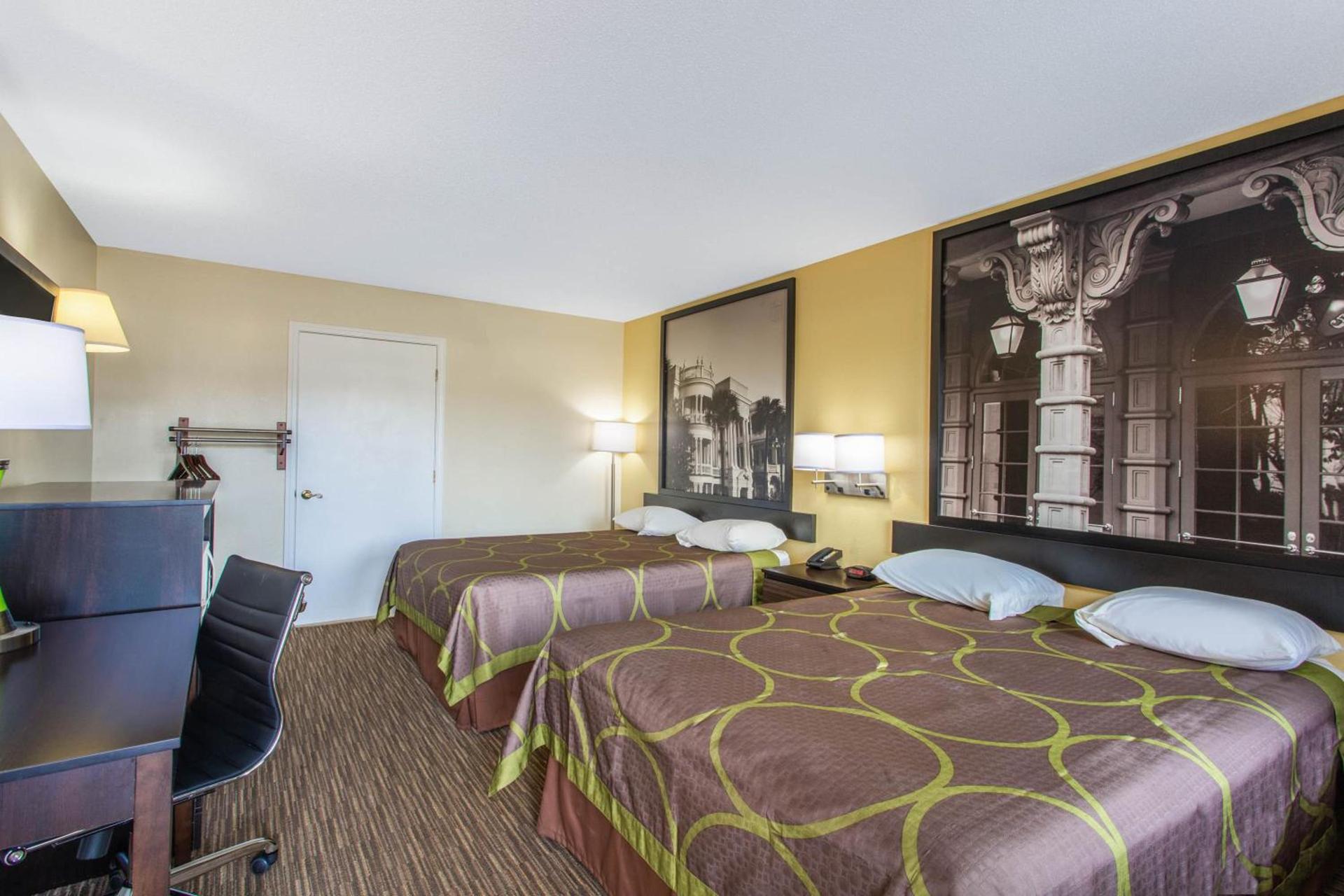 Super 8 by Wyndham Florence photo 34