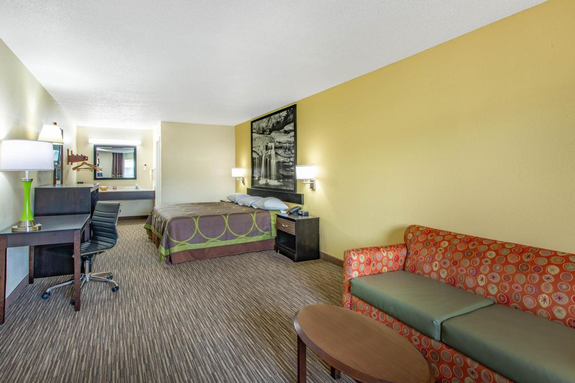Super 8 by Wyndham Florence photo 33