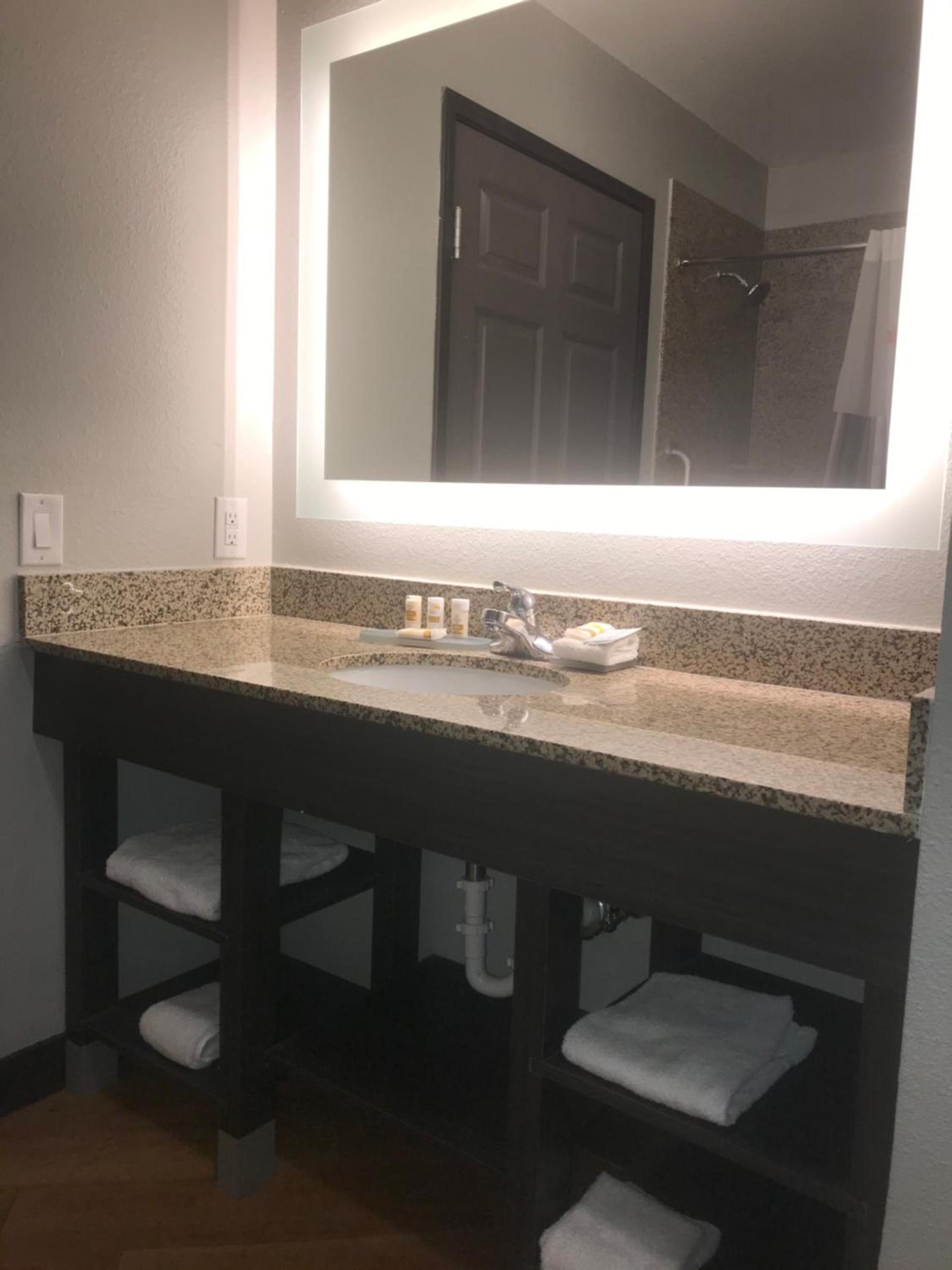 La Quinta by Wyndham Abilene Mall photo 56