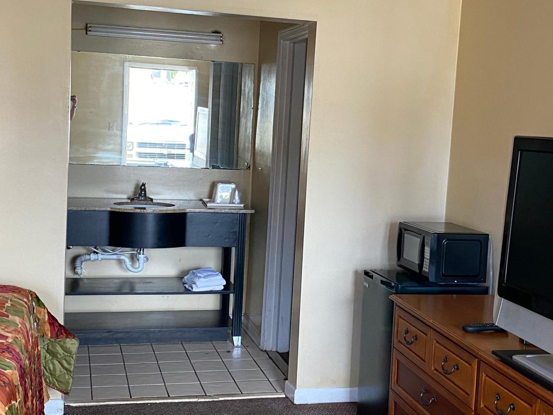 Budget Inn photo 22