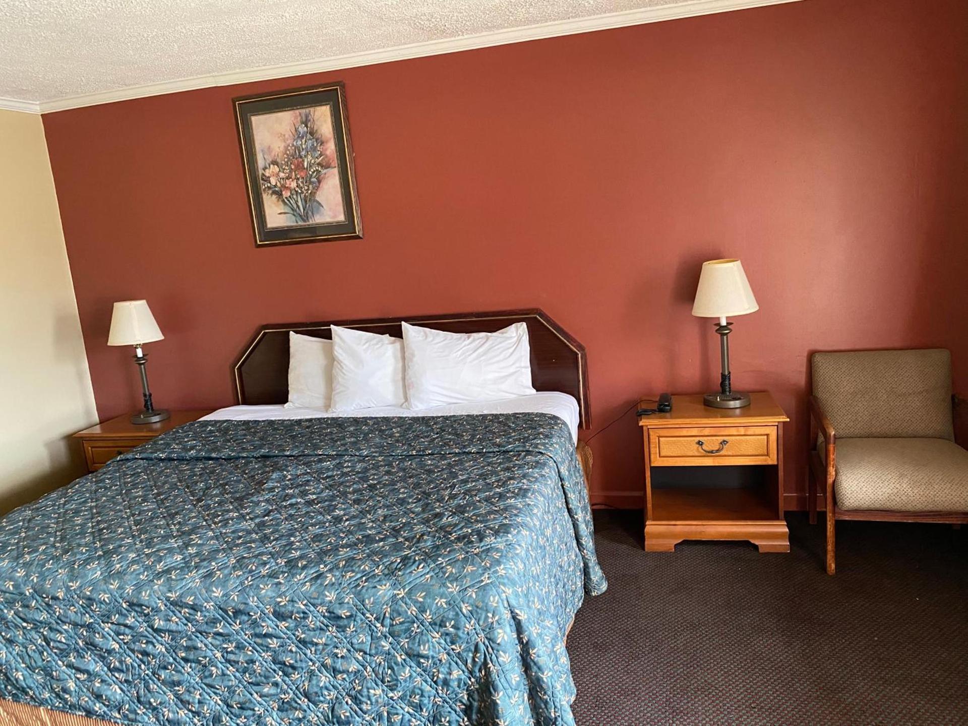 Budget Inn photo 16
