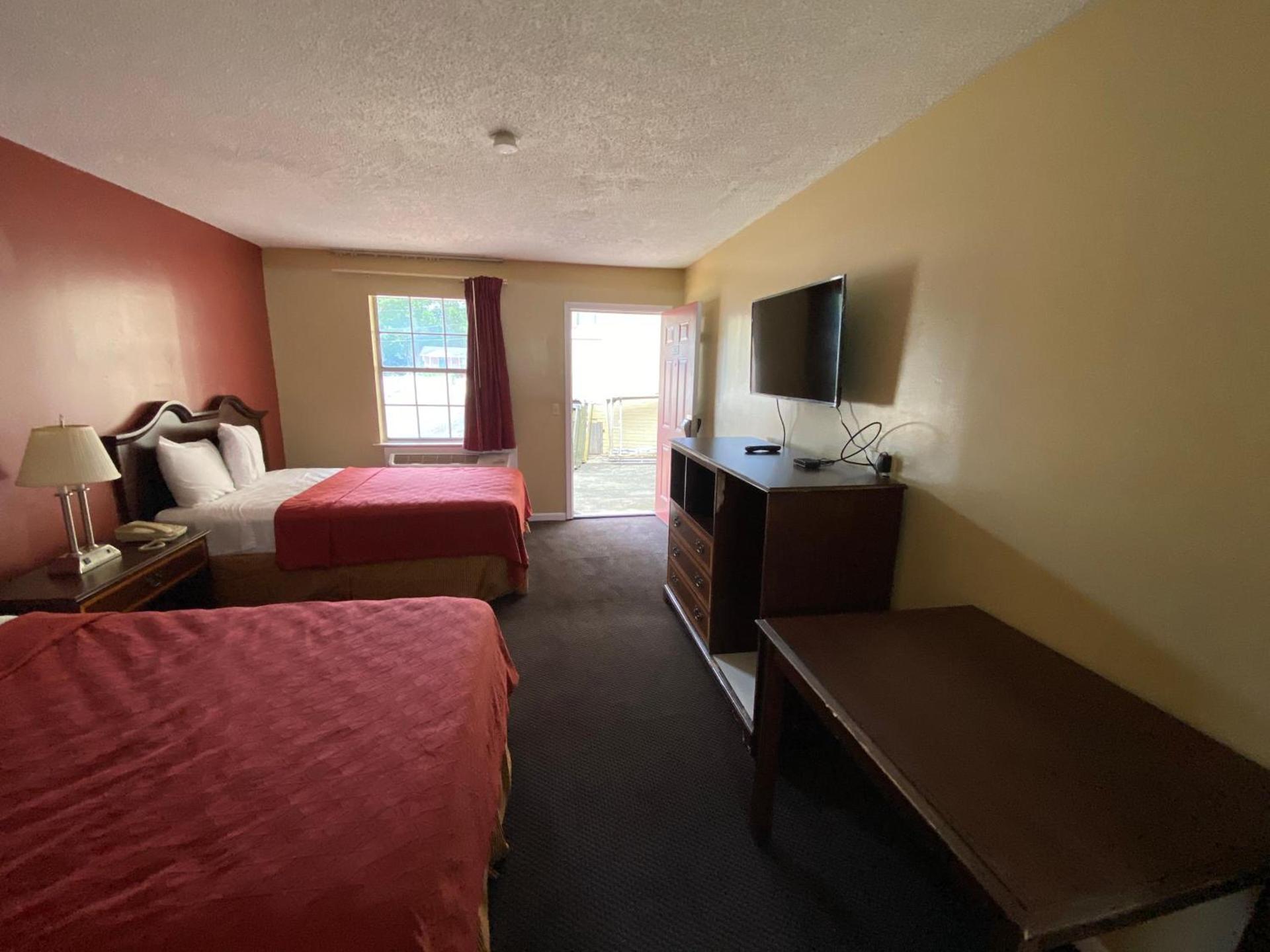 Budget Inn photo 8