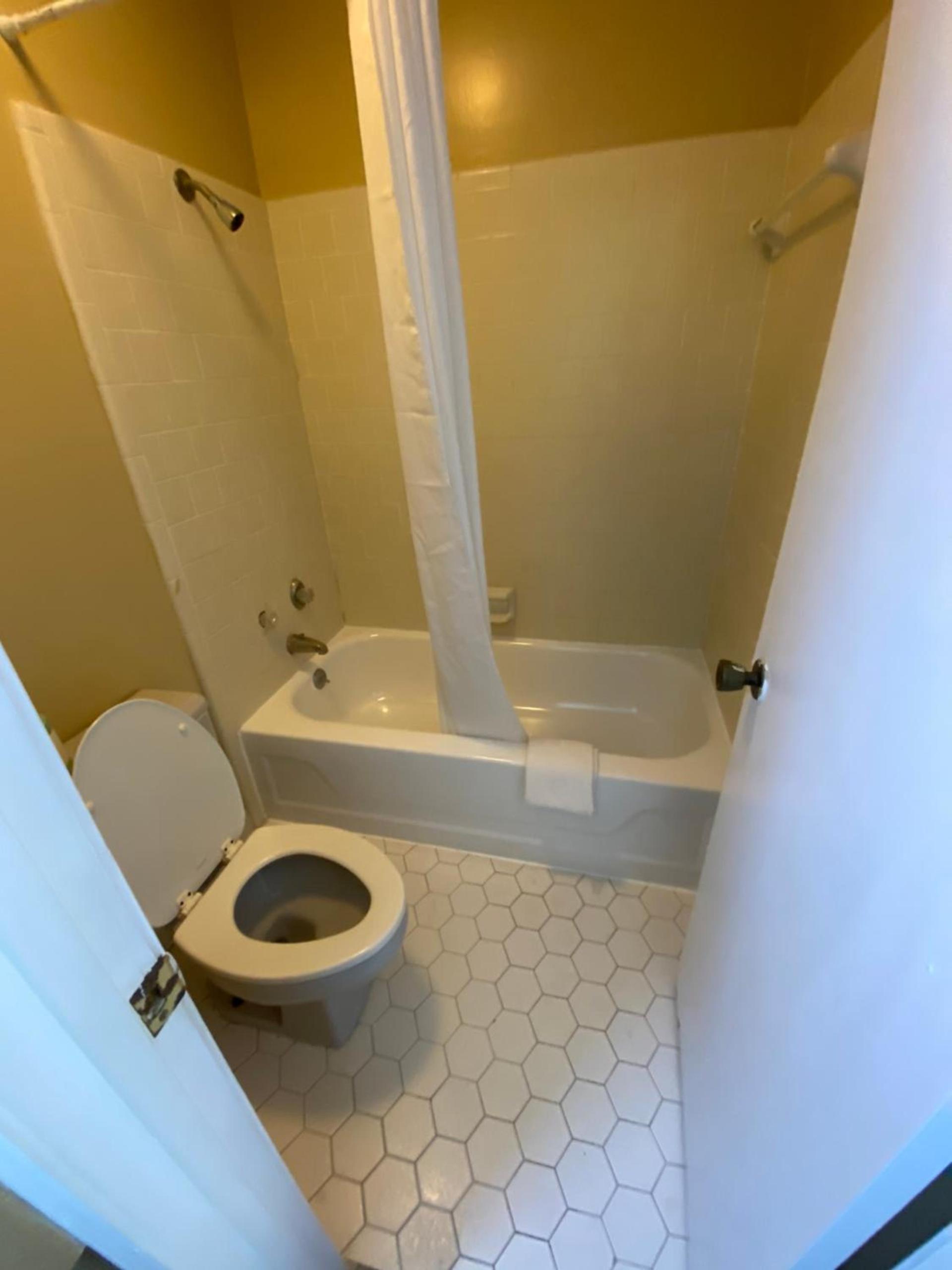 Budget Inn photo 10