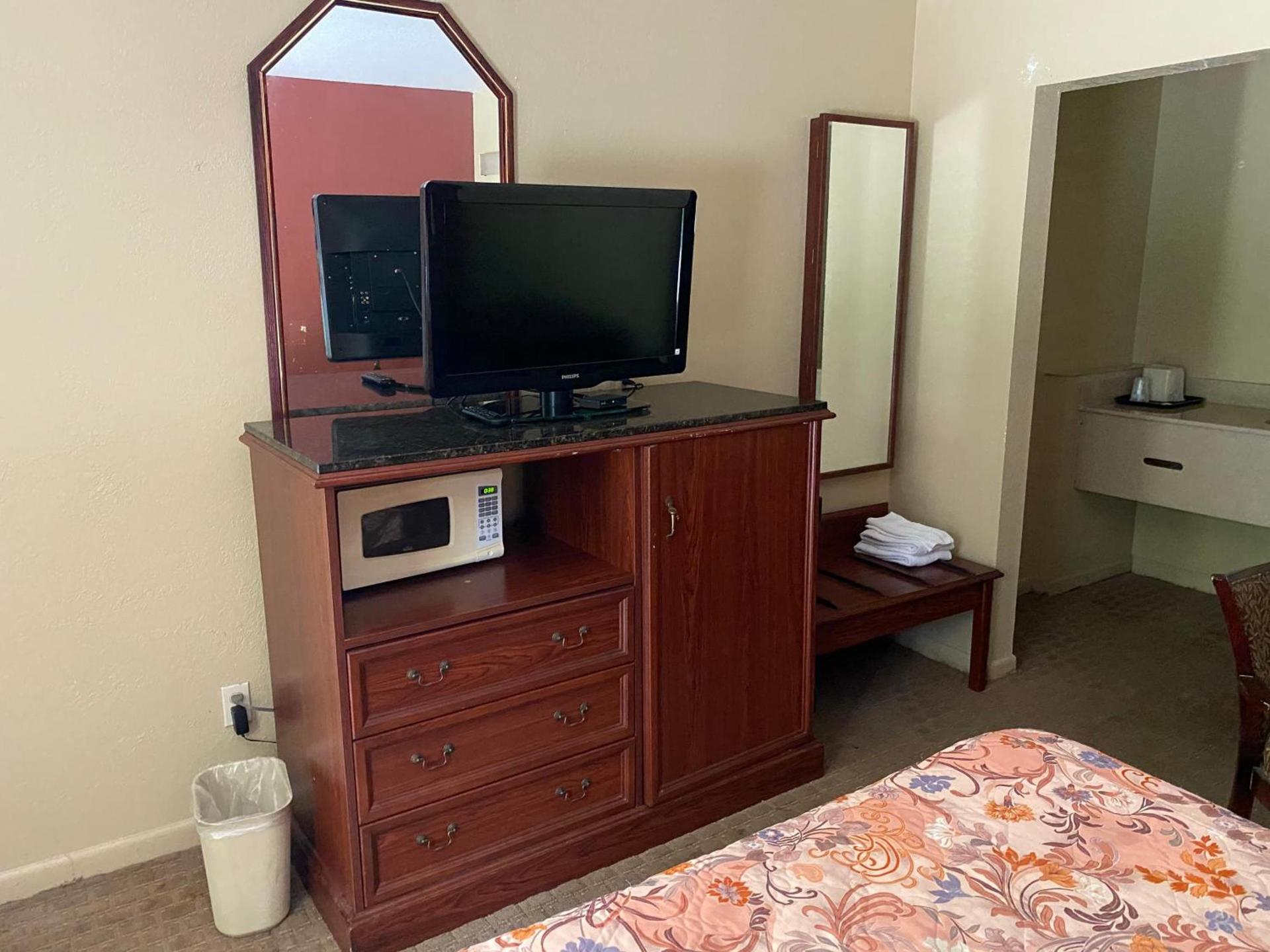 Budget Inn photo 5