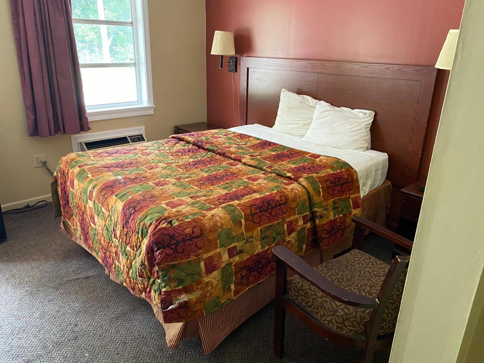 Budget Inn photo 7