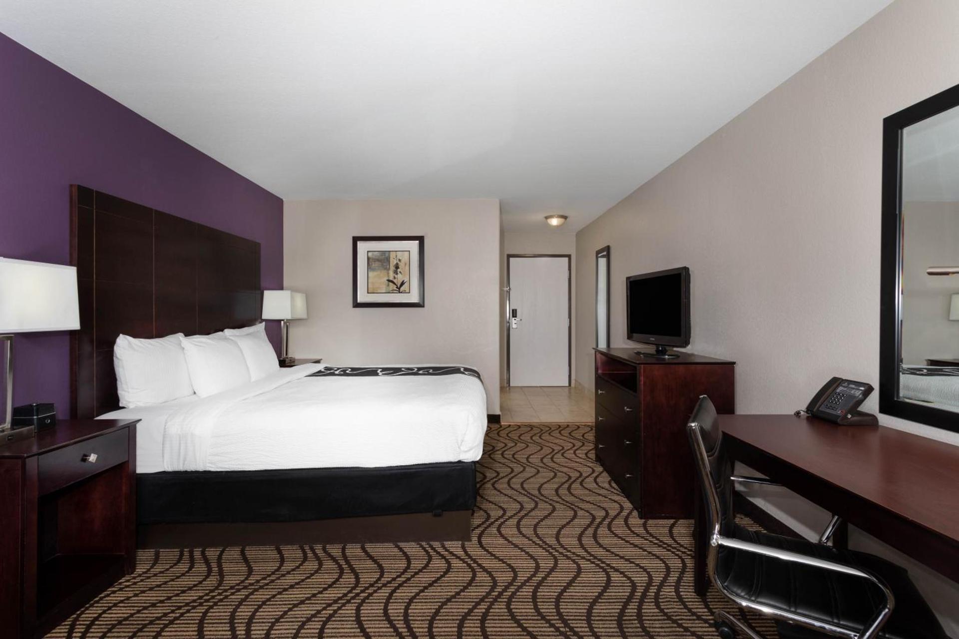 Baymont by Wyndham Henderson-Northeast Denver photo 79