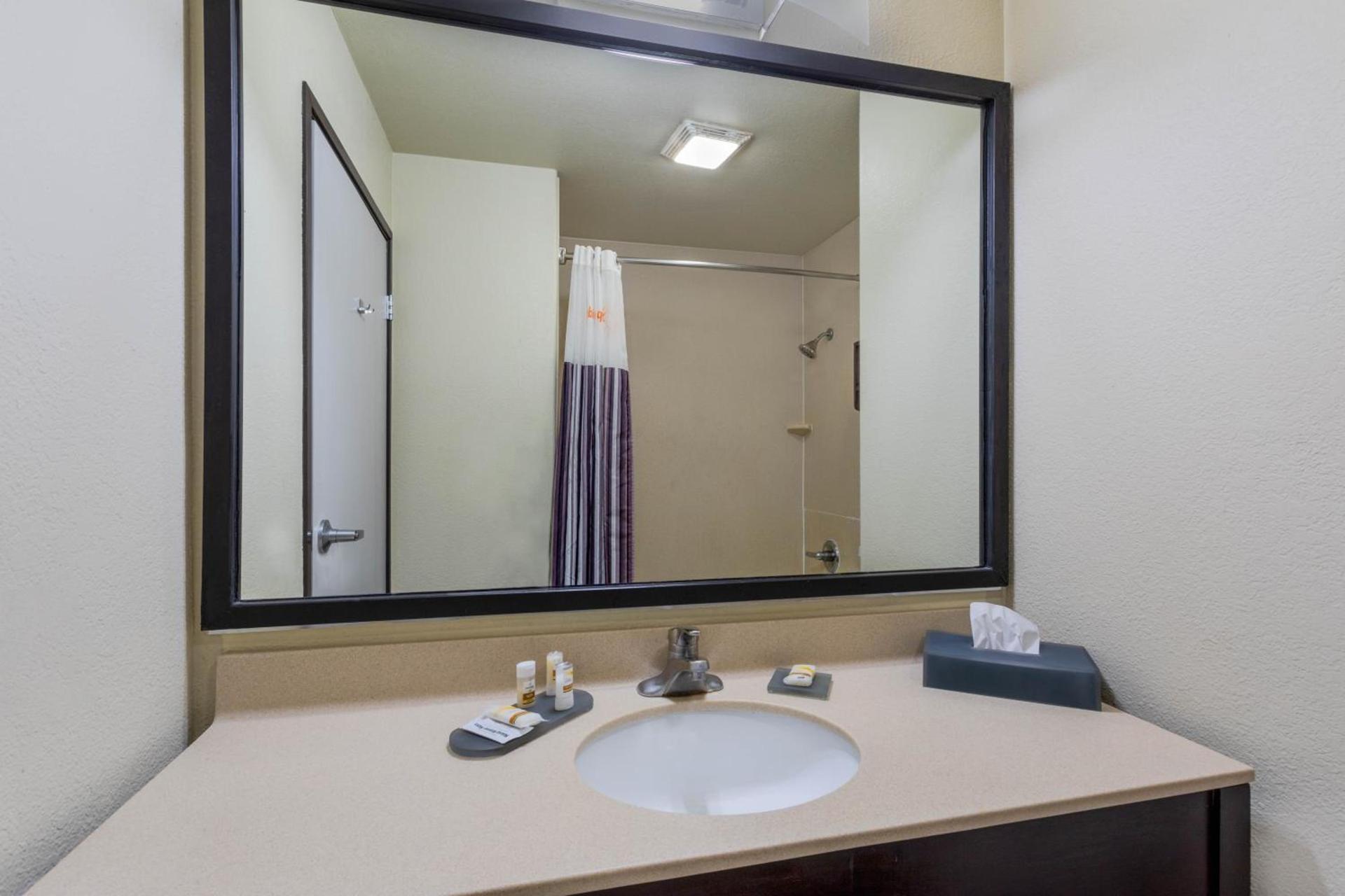 Baymont by Wyndham Henderson-Northeast Denver photo 81