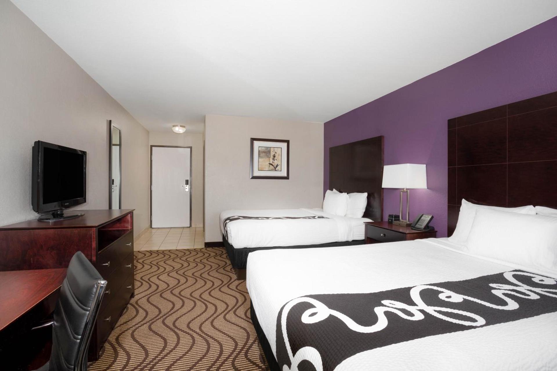 Baymont by Wyndham Henderson-Northeast Denver photo 82