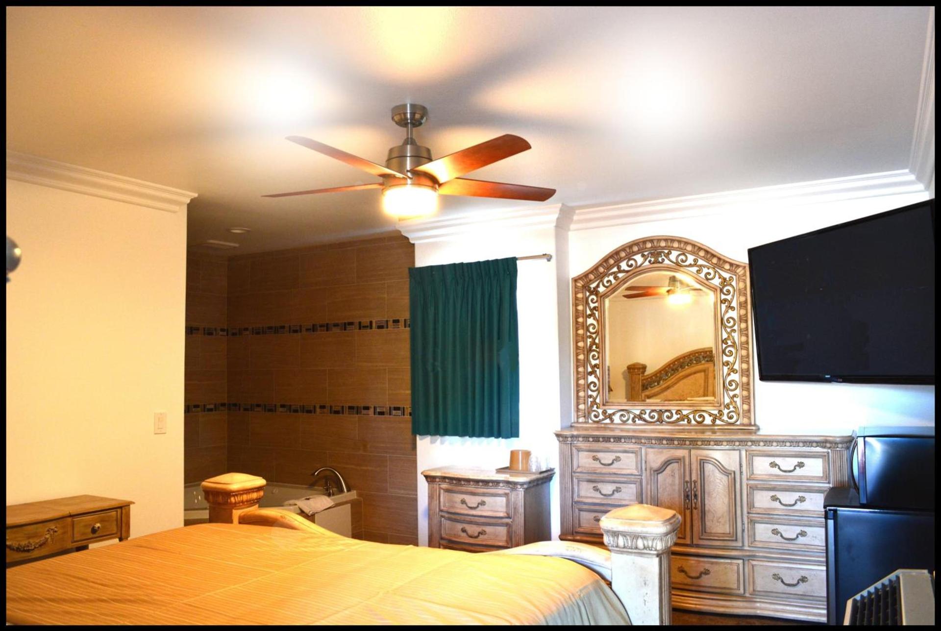 Sunset Motel photo 29