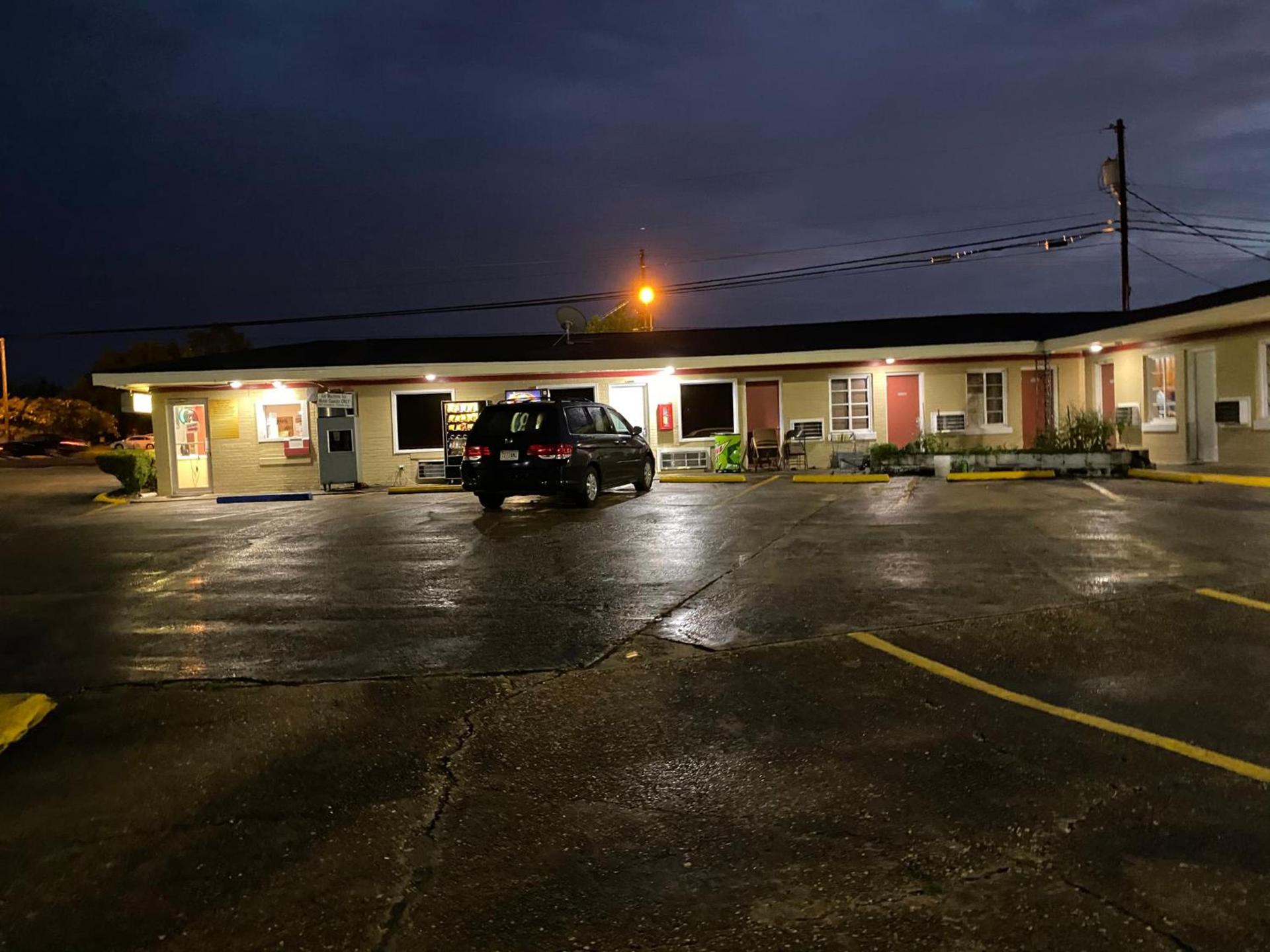 Budget Inn photo 27