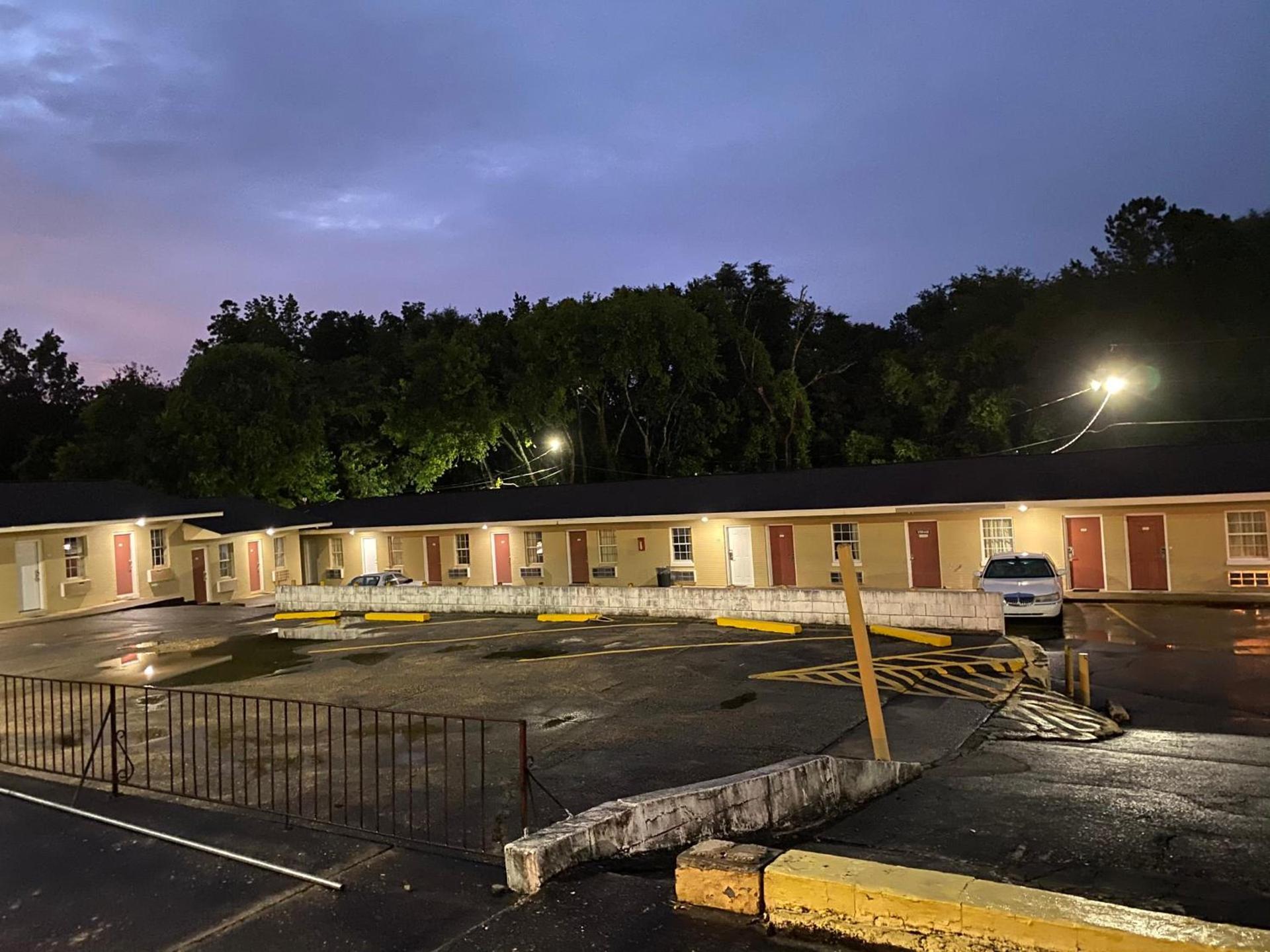Budget Inn photo 25