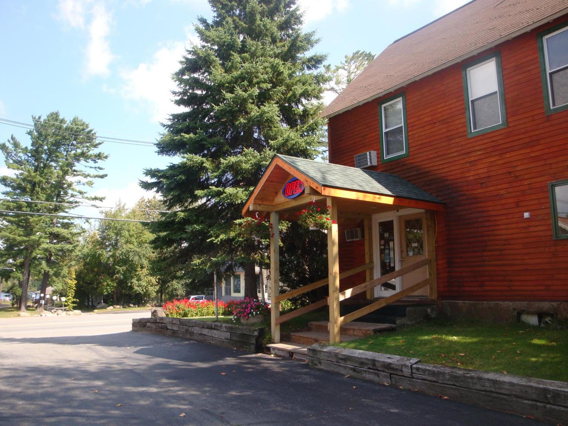 Maple Leaf Inn Lake Placid photo 19