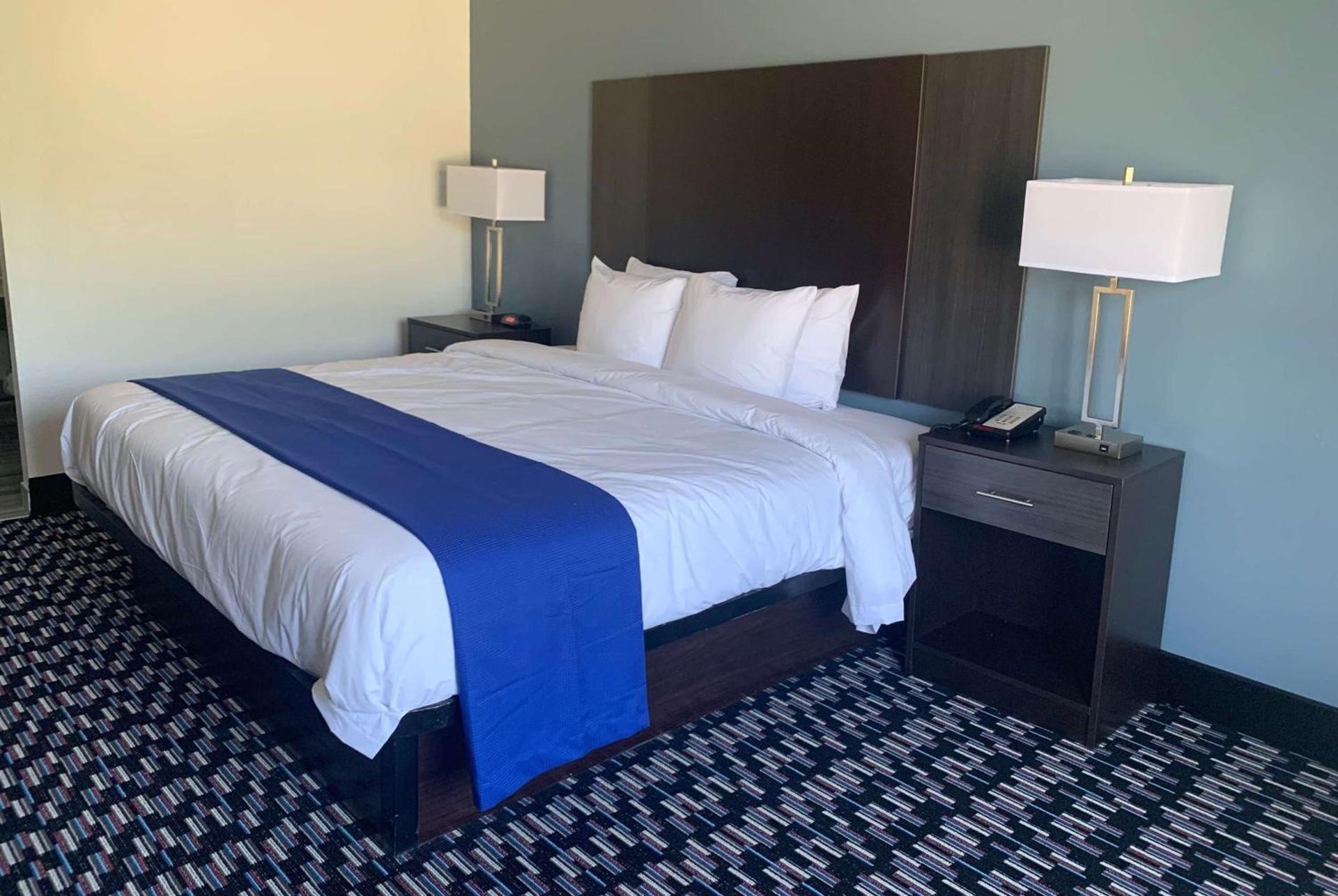 Clarion Pointe photo 6