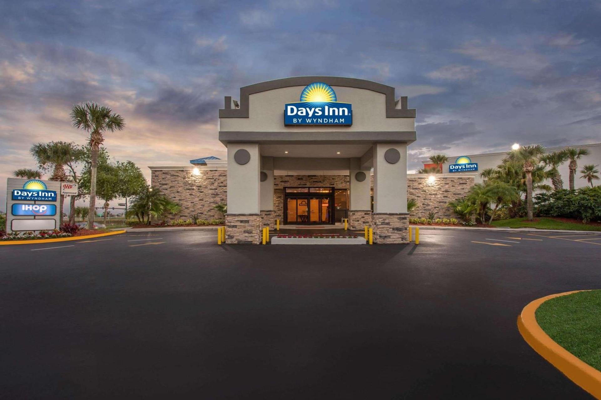 Days Inn by Wyndham Orlando Conv. Center/International Dr photo 4
