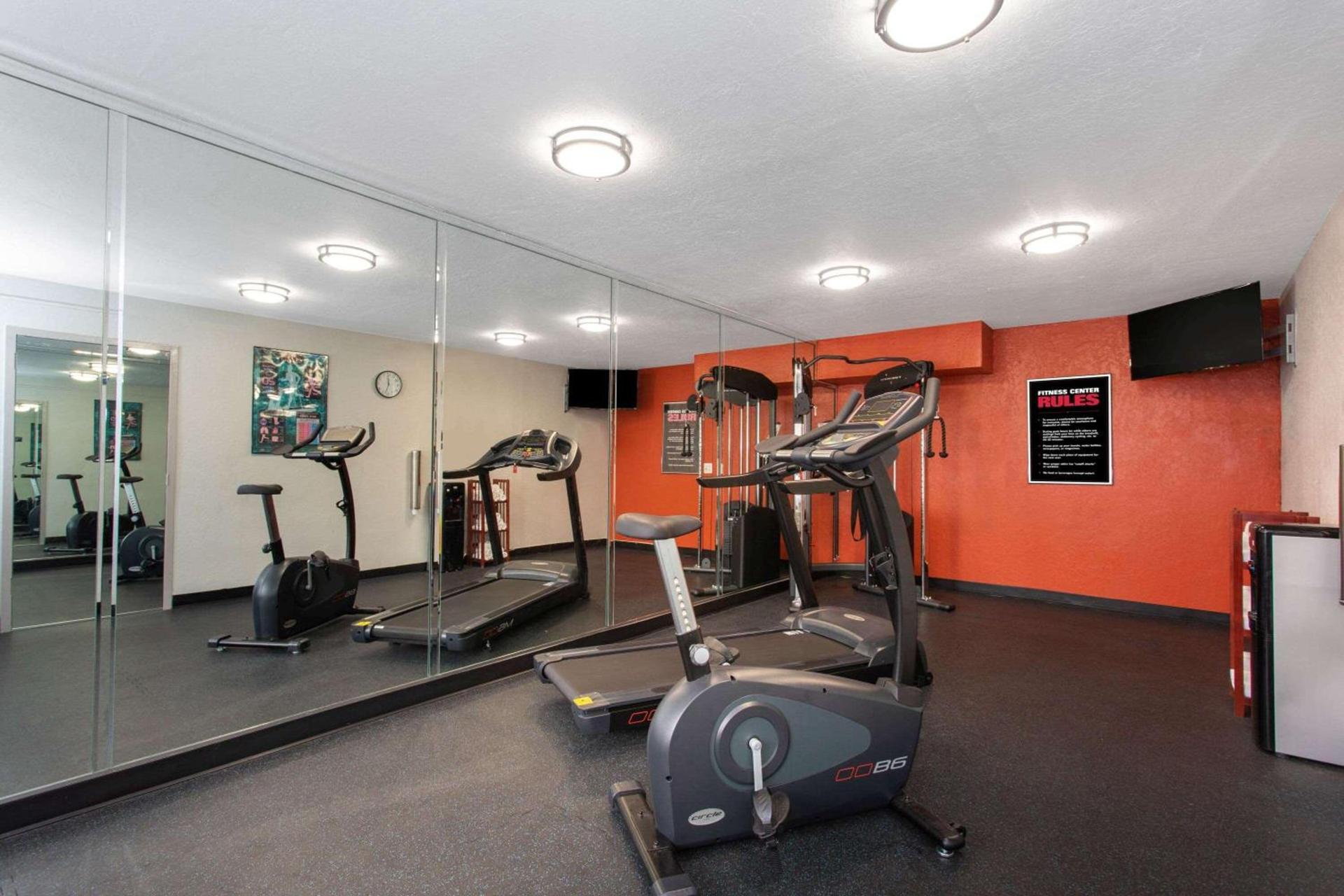 Days Inn by Wyndham Orlando Conv. Center/International Dr photo 14