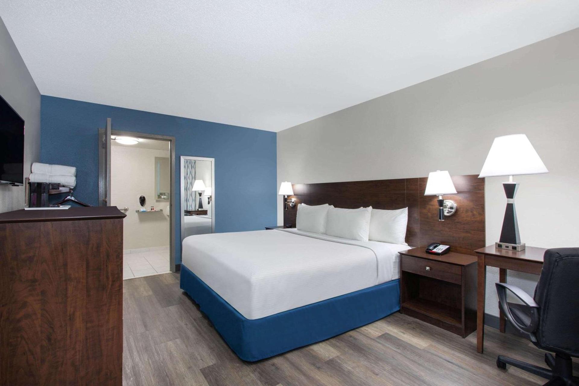 Days Inn by Wyndham Orlando Conv. Center/International Dr photo 21