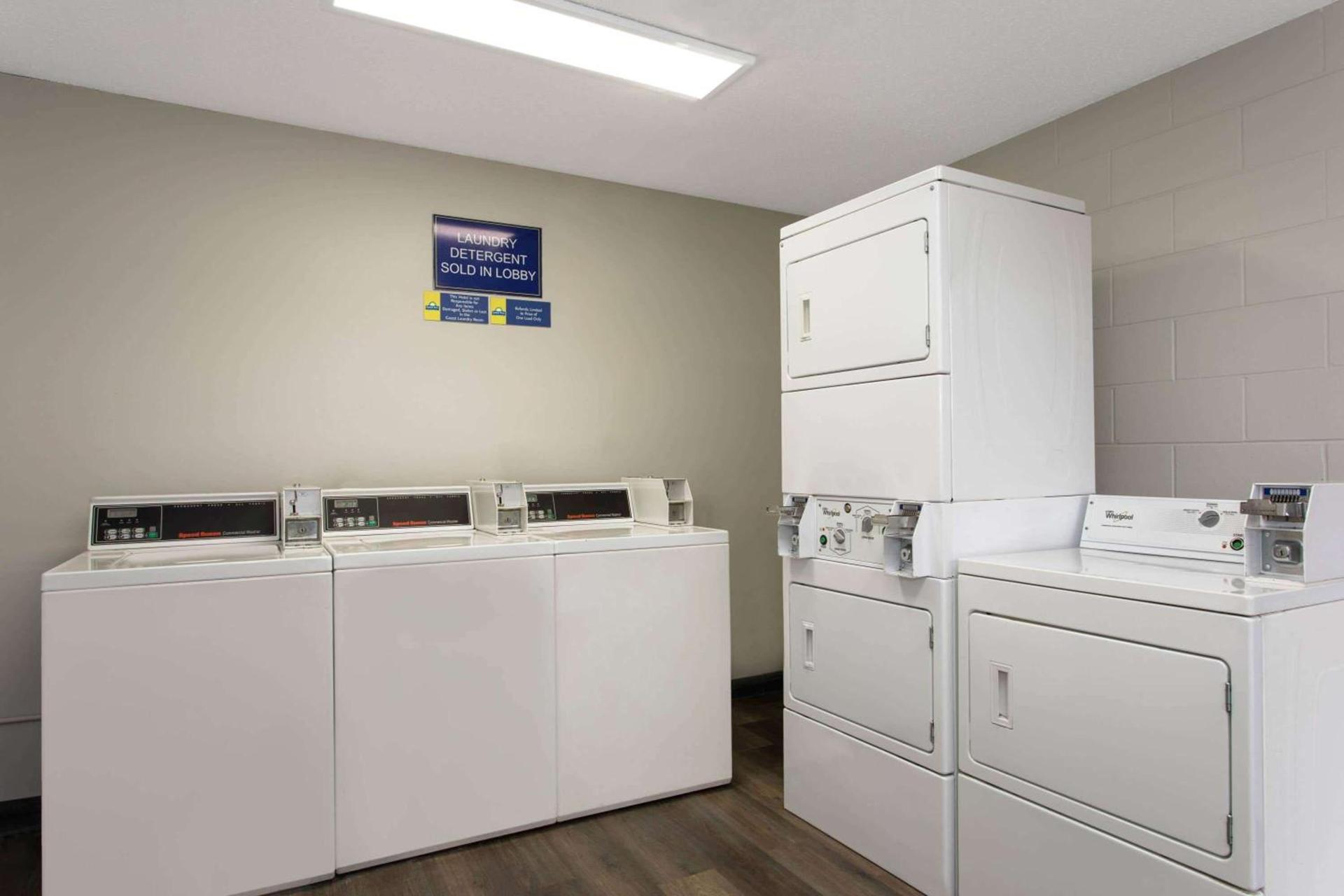 Days Inn by Wyndham Orlando Conv. Center/International Dr photo 28
