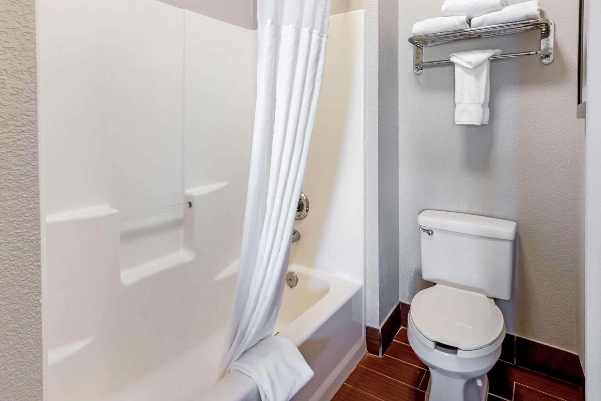 La Quinta by Wyndham Roswell photo 16