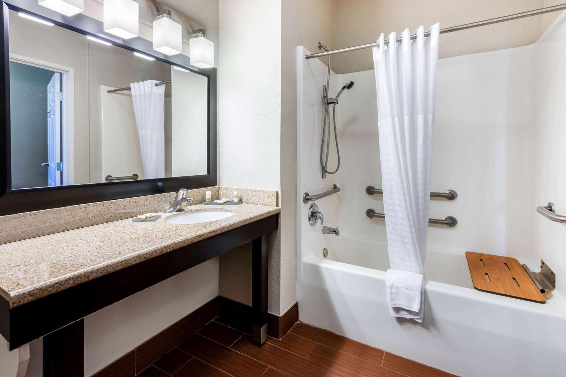 La Quinta by Wyndham Roswell photo 15