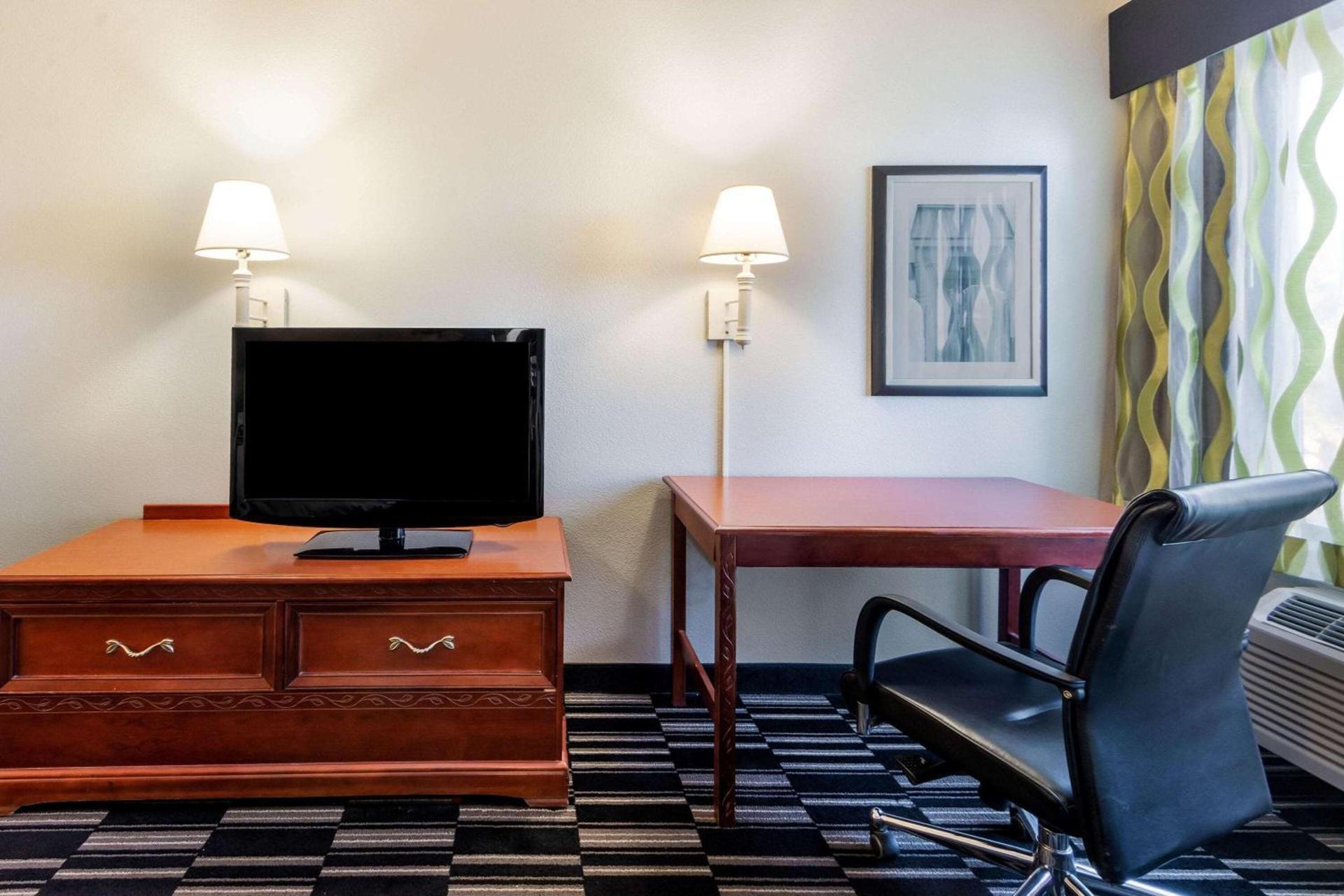 La Quinta by Wyndham Roswell photo 18