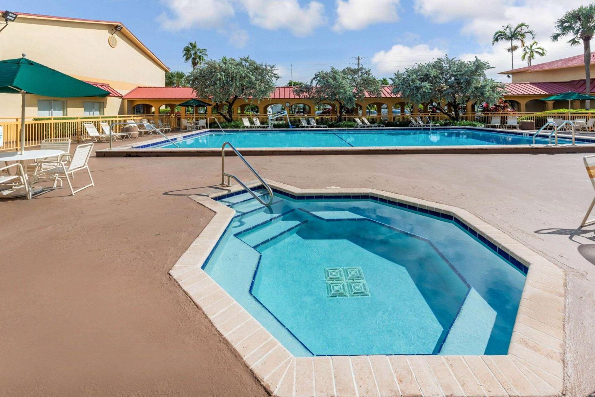 La Quinta by Wyndham Fort Lauderdale Pompano Beach photo 8