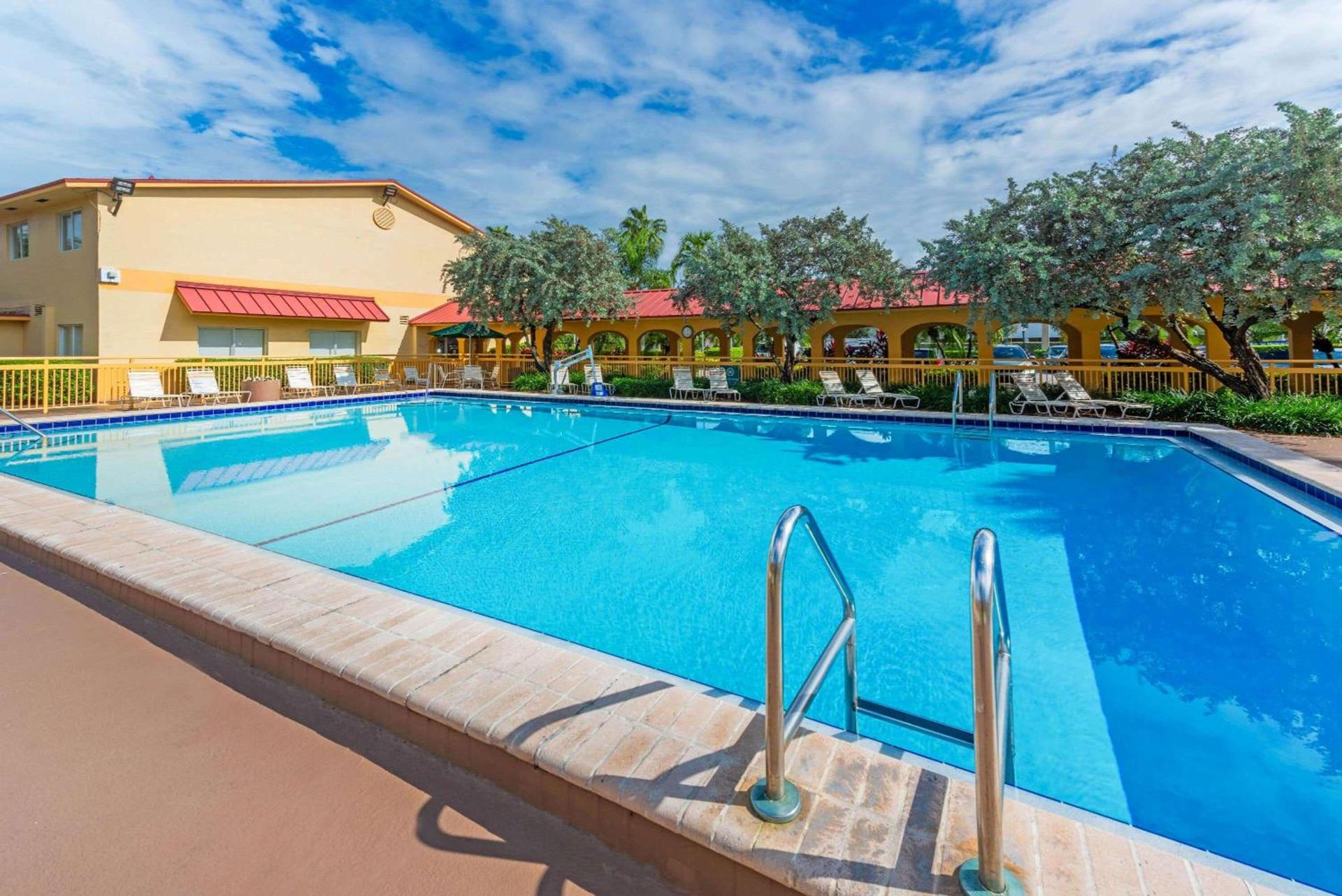 La Quinta by Wyndham Fort Lauderdale Pompano Beach photo 9