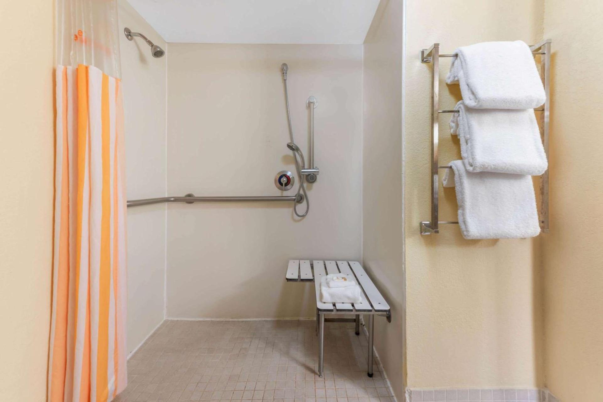 La Quinta by Wyndham Fort Lauderdale Pompano Beach photo 12