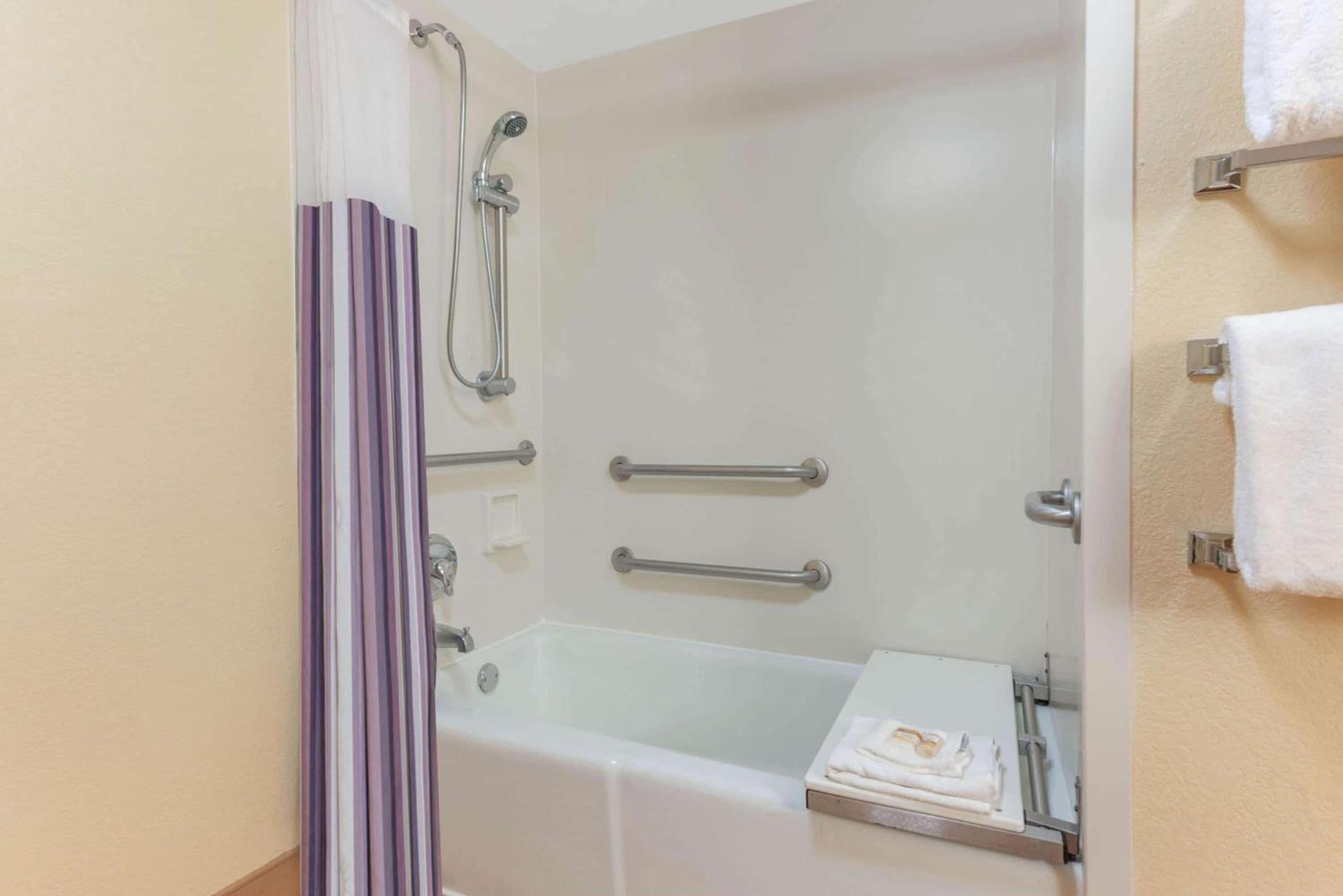 La Quinta by Wyndham Fort Lauderdale Pompano Beach photo 13
