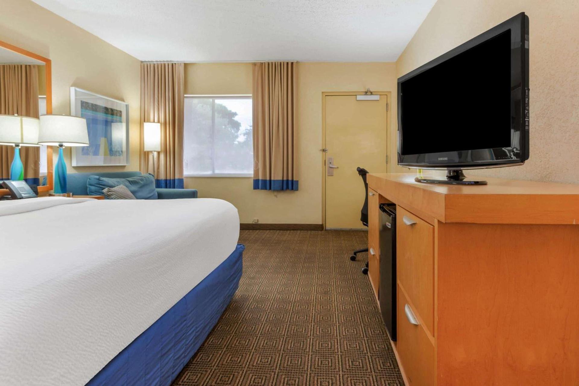 La Quinta by Wyndham Fort Lauderdale Pompano Beach photo 21