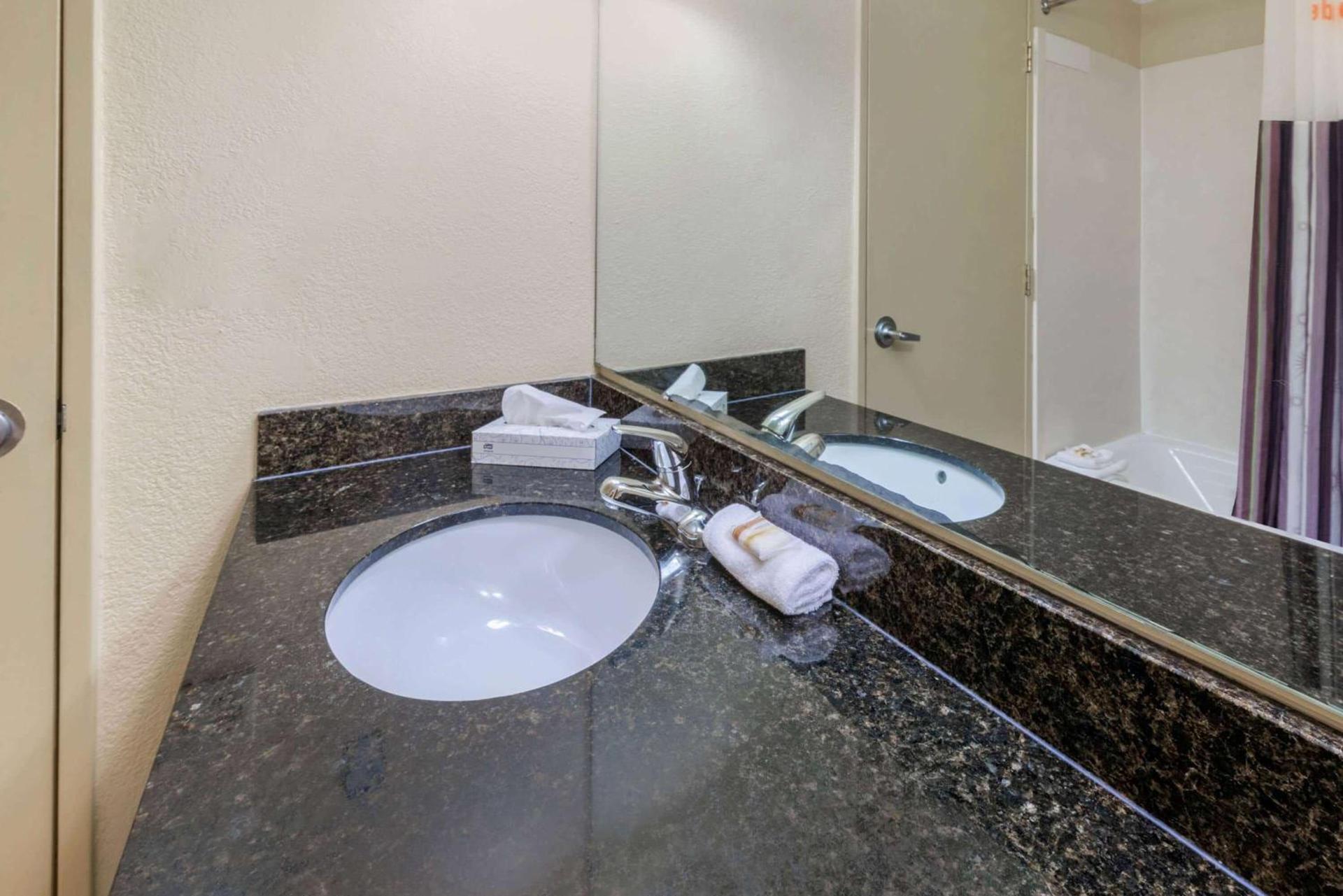 La Quinta by Wyndham Fort Lauderdale Pompano Beach photo 22
