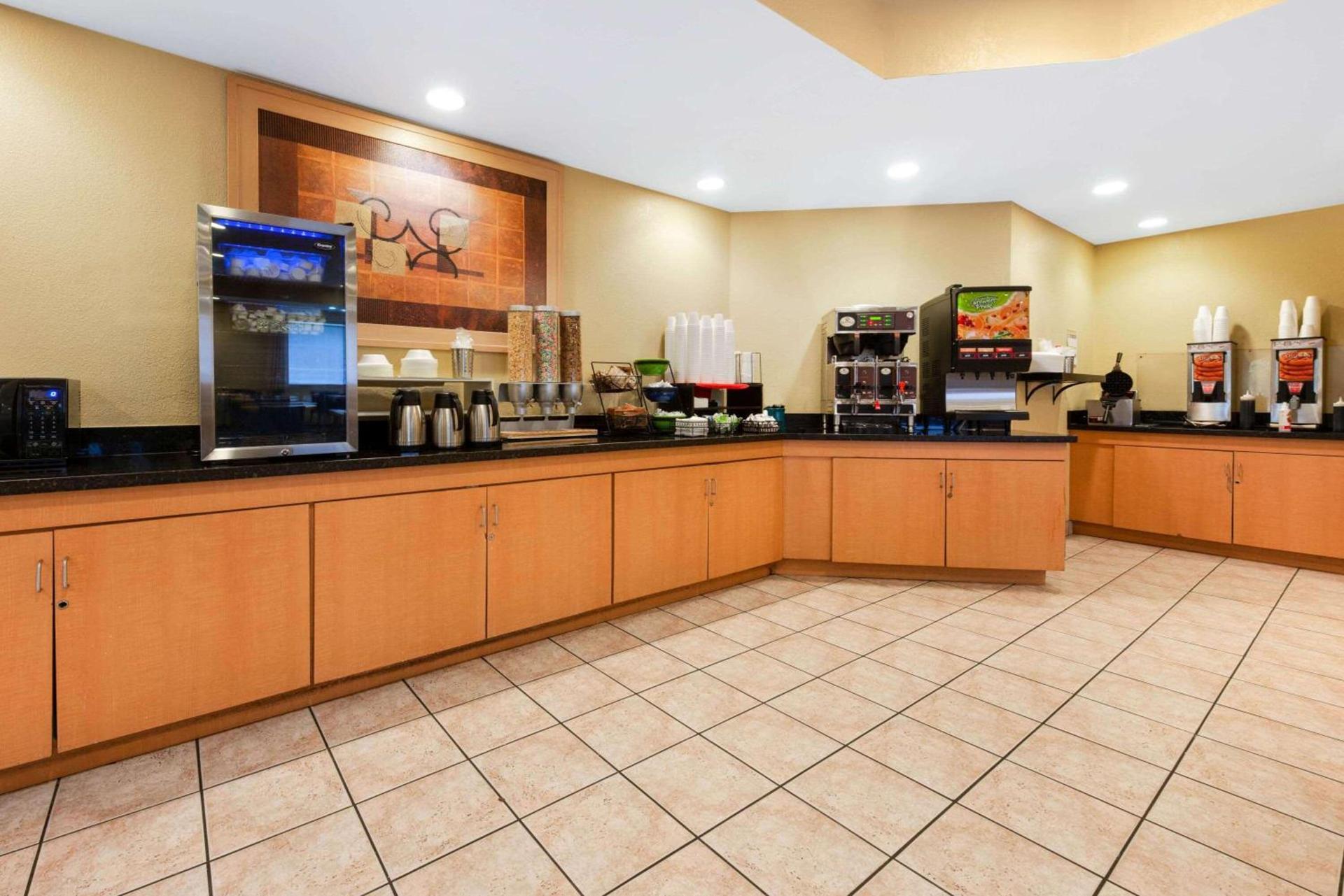 La Quinta by Wyndham Fort Lauderdale Pompano Beach photo 28